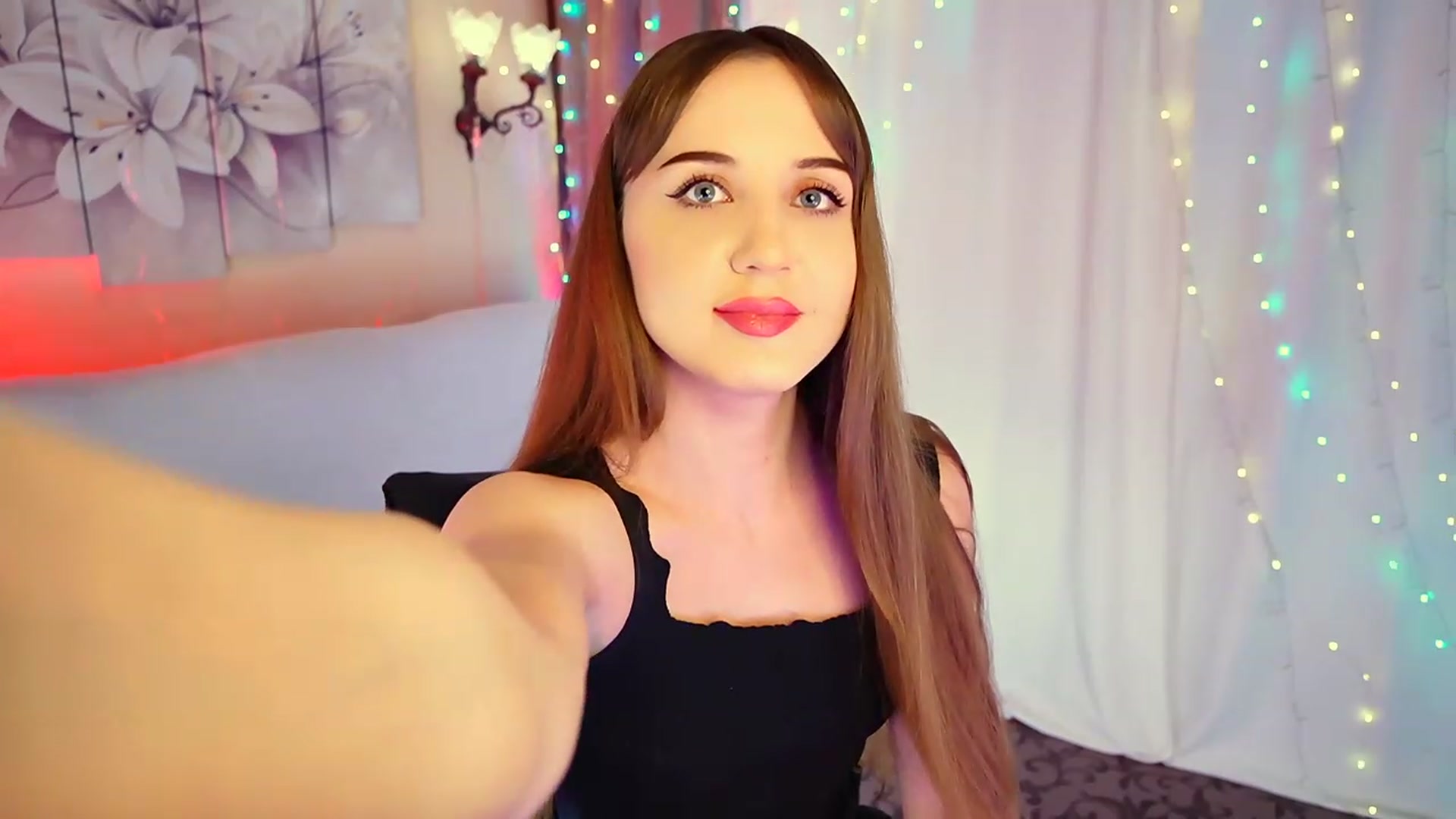 Gallery image thumbnail from Innocent_Soul's myfreecams stream on, 08/23/2023, 19:01 image 9 of 20