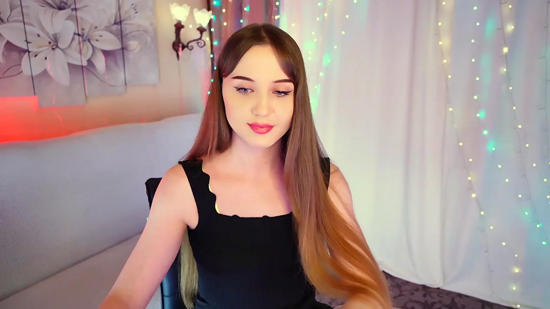 Gallery image thumbnail from Innocent_Soul's myfreecams stream on, 08/23/2023, 19:01 image 1 of 20