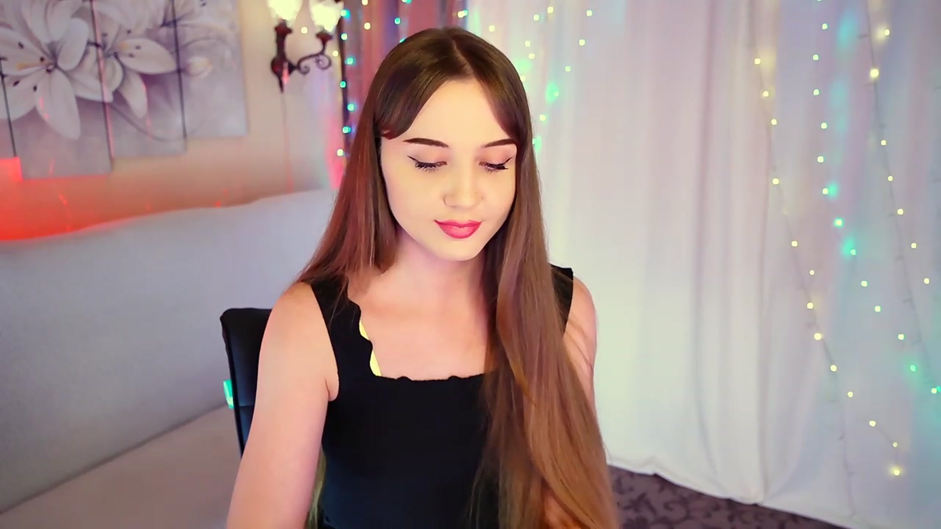 Gallery image thumbnail from Innocent_Soul's myfreecams stream on, 08/23/2023, 19:01 image 16 of 20