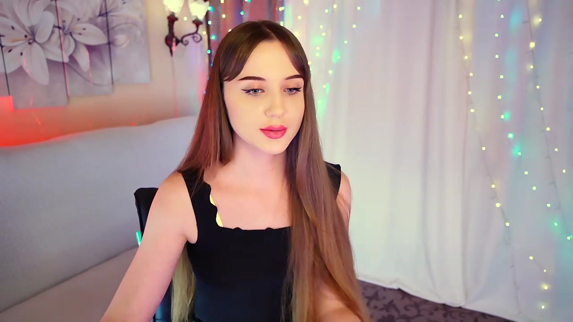 Gallery image thumbnail from Innocent_Soul's myfreecams stream on, 08/23/2023, 19:01 image 19 of 20