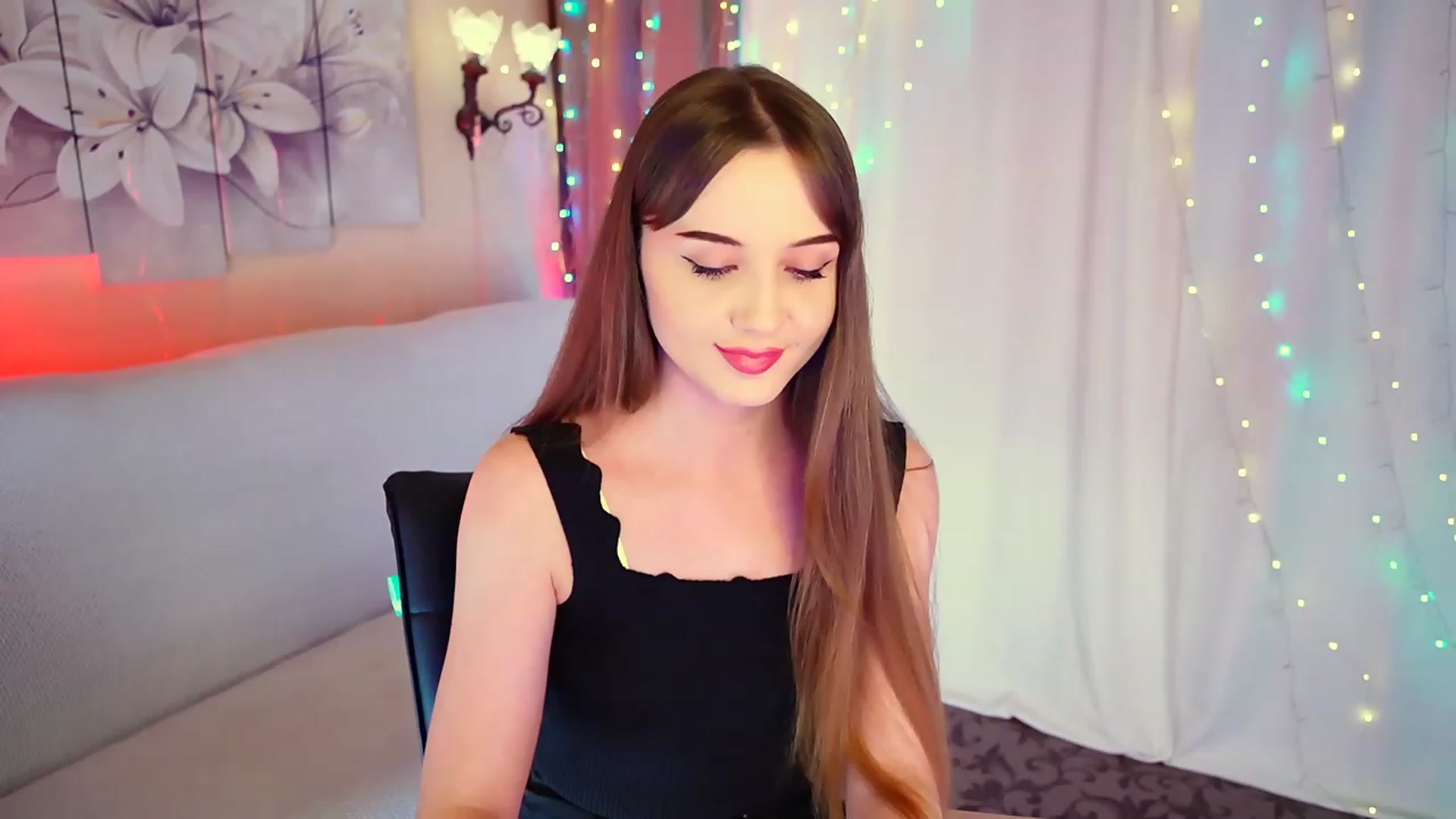 Gallery image thumbnail from Innocent_Soul's myfreecams stream on, 08/23/2023, 19:01 image 4 of 20