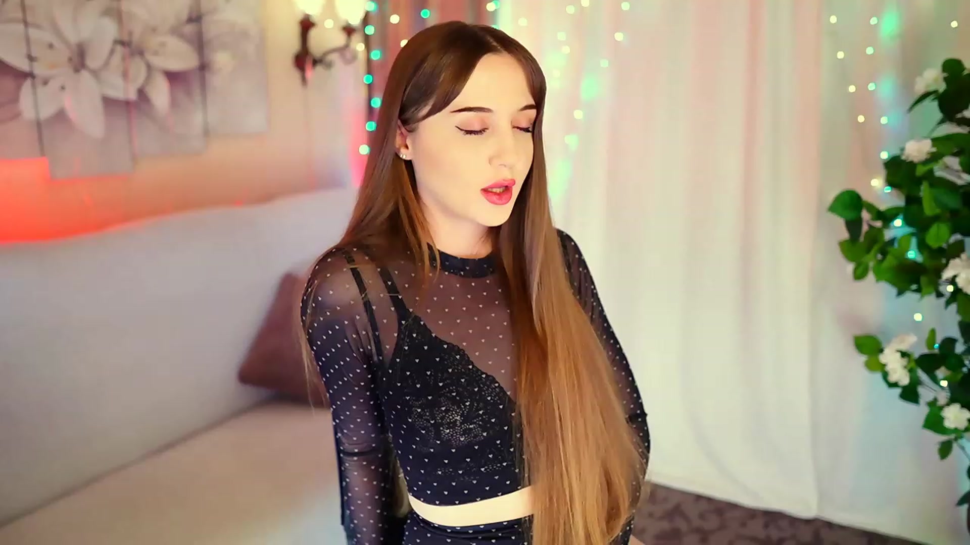 Gallery image thumbnail from Innocent_Soul's myfreecams stream on, 08/26/2023, 19:20 image 16 of 20