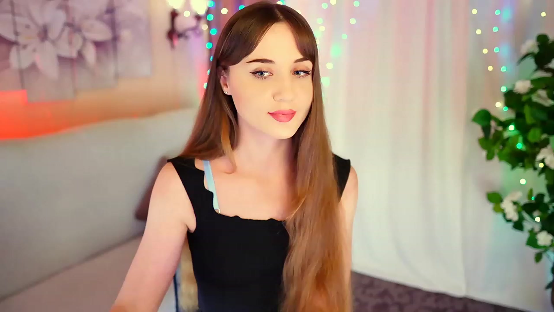 Gallery image thumbnail from Innocent_Soul's myfreecams stream on, 08/27/2023, 16:11 image 10 of 20