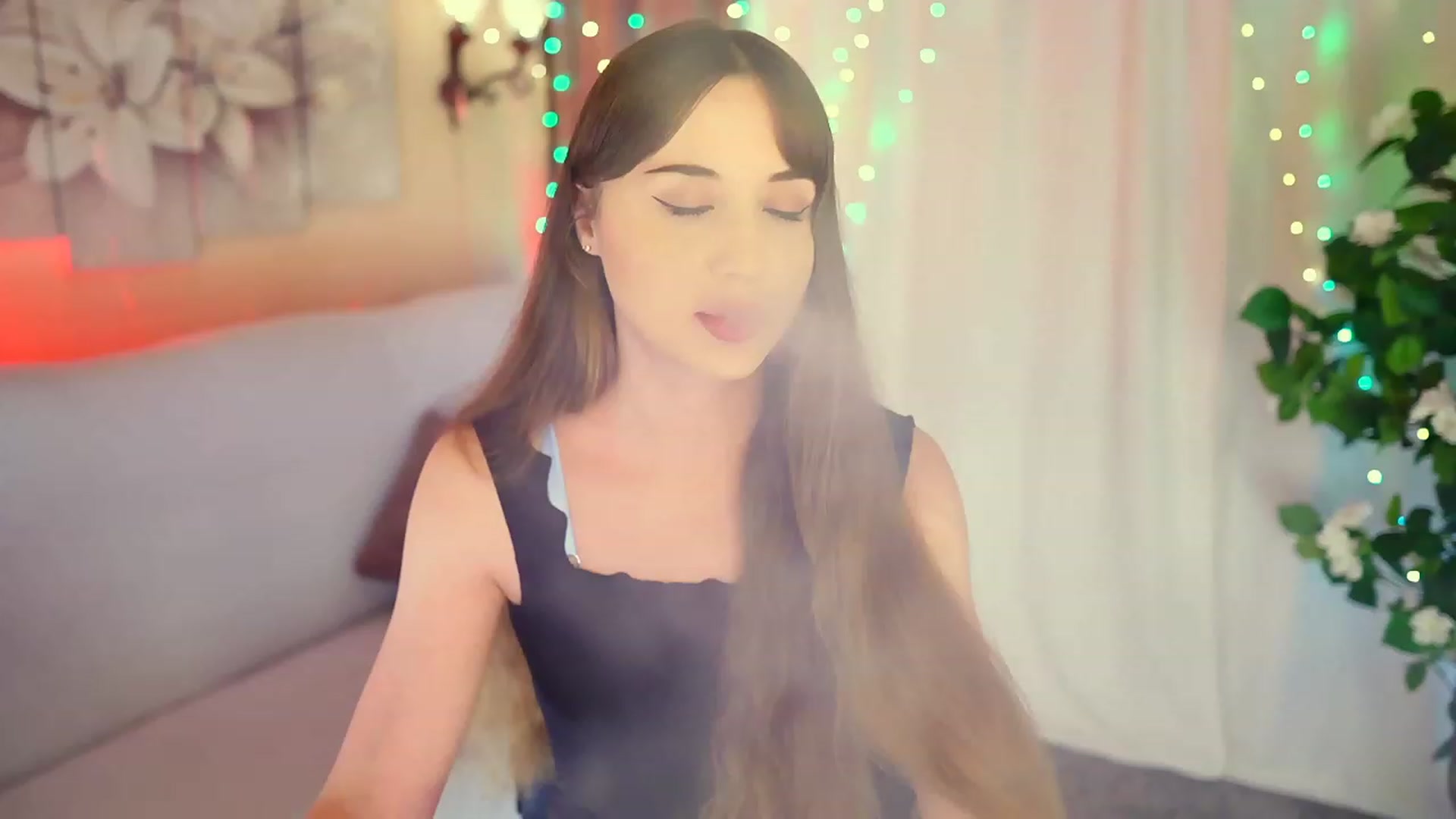 Gallery image thumbnail from Innocent_Soul's myfreecams stream on, 08/27/2023, 16:11 image 5 of 20