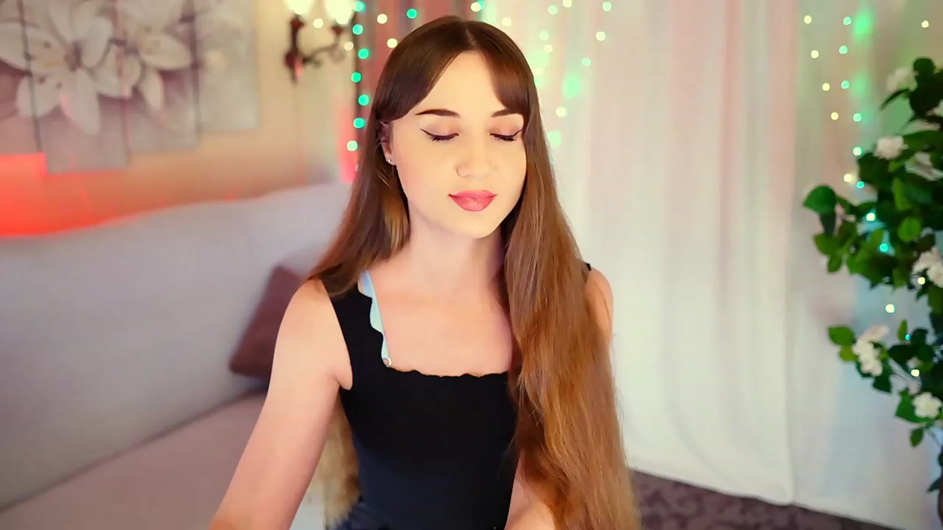 Gallery image thumbnail from Innocent_Soul's myfreecams stream on, 08/27/2023, 16:11 image 2 of 20