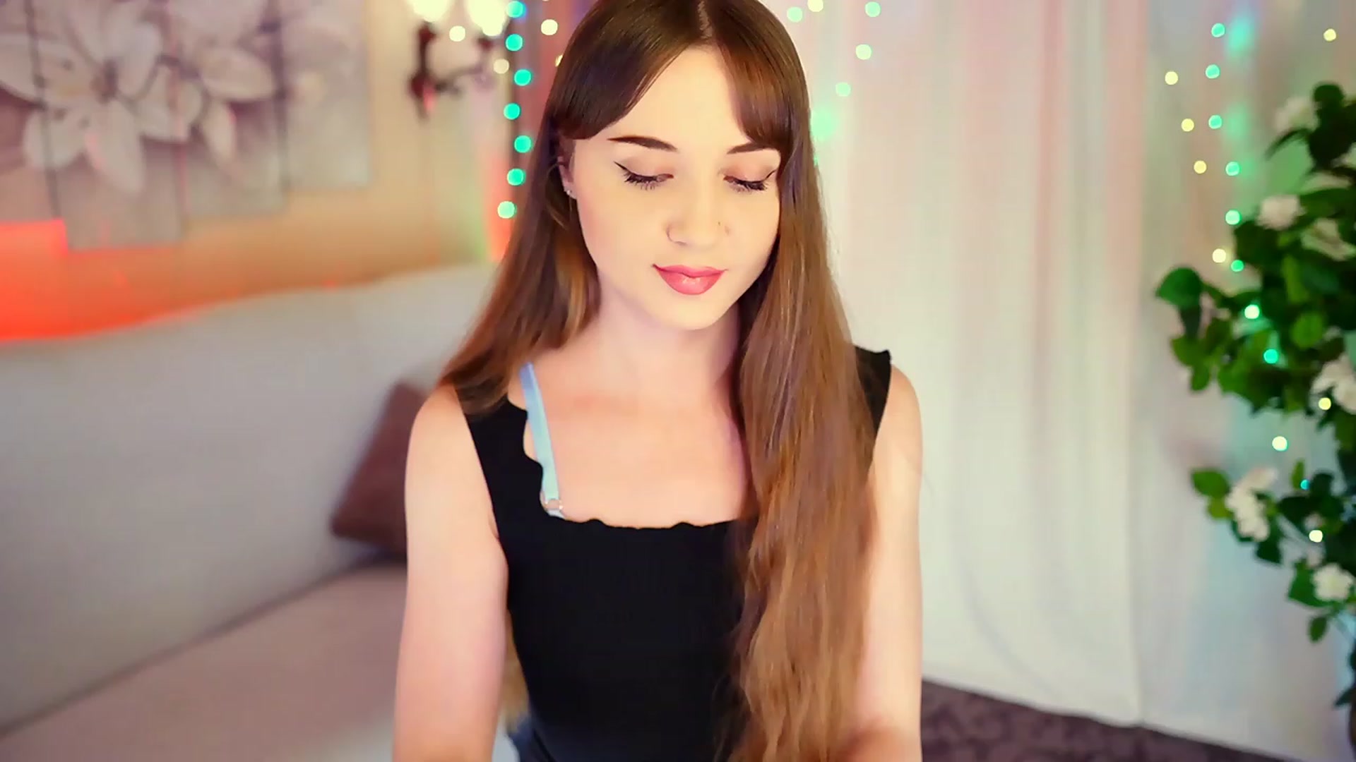 Gallery image thumbnail from Innocent_Soul's myfreecams stream on, 08/27/2023, 16:11 image 3 of 20