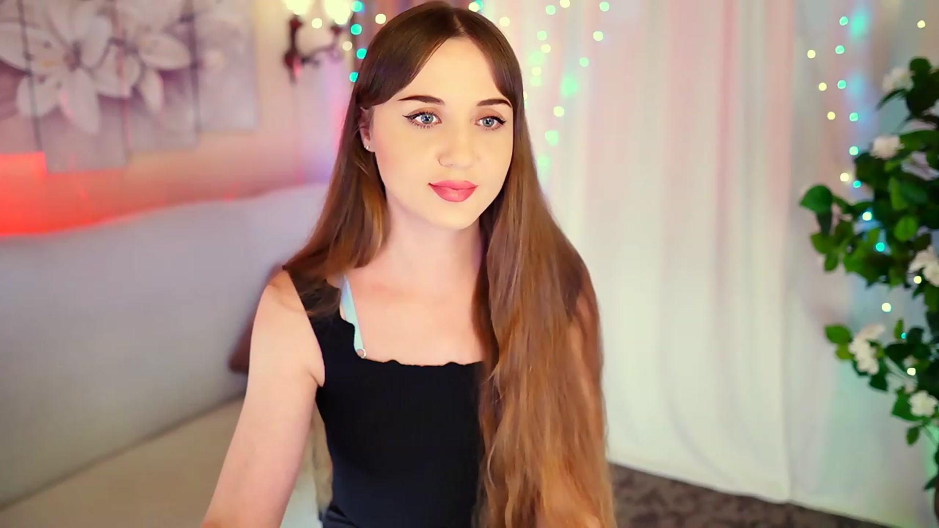Gallery image thumbnail from Innocent_Soul's myfreecams stream on, 08/27/2023, 16:11 image 8 of 20