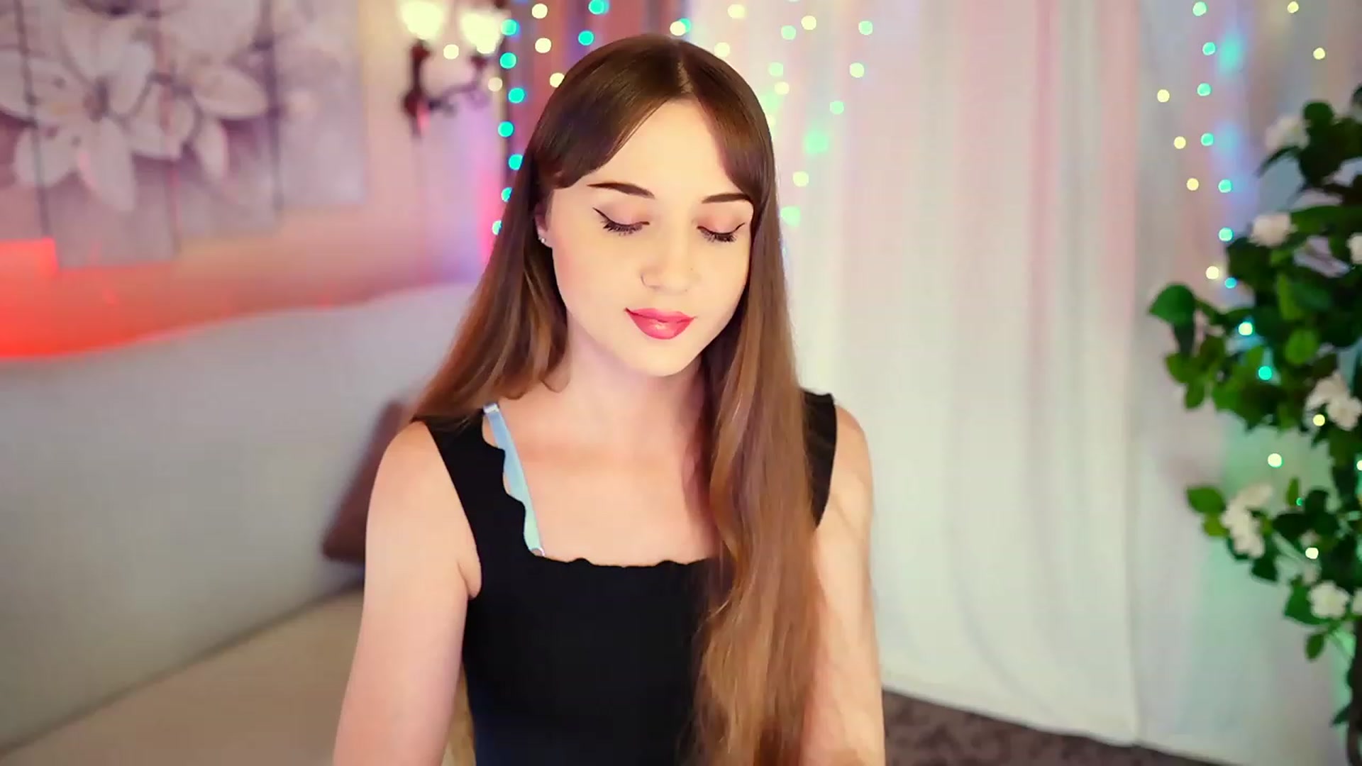 Gallery image thumbnail from Innocent_Soul's myfreecams stream on, 08/27/2023, 18:03 image 7 of 20