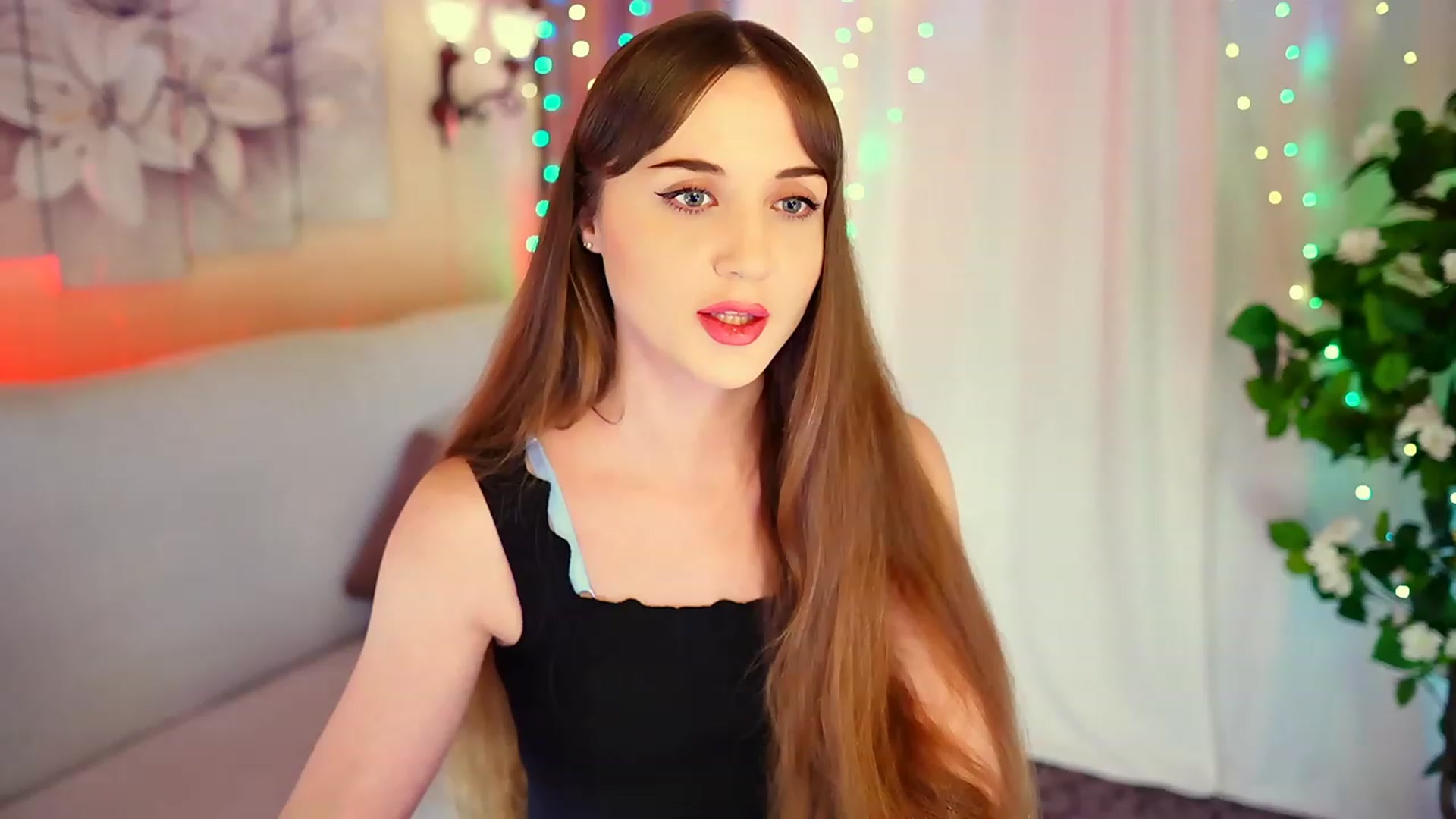 Gallery image thumbnail from Innocent_Soul's myfreecams stream on, 08/27/2023, 18:03 image 15 of 20