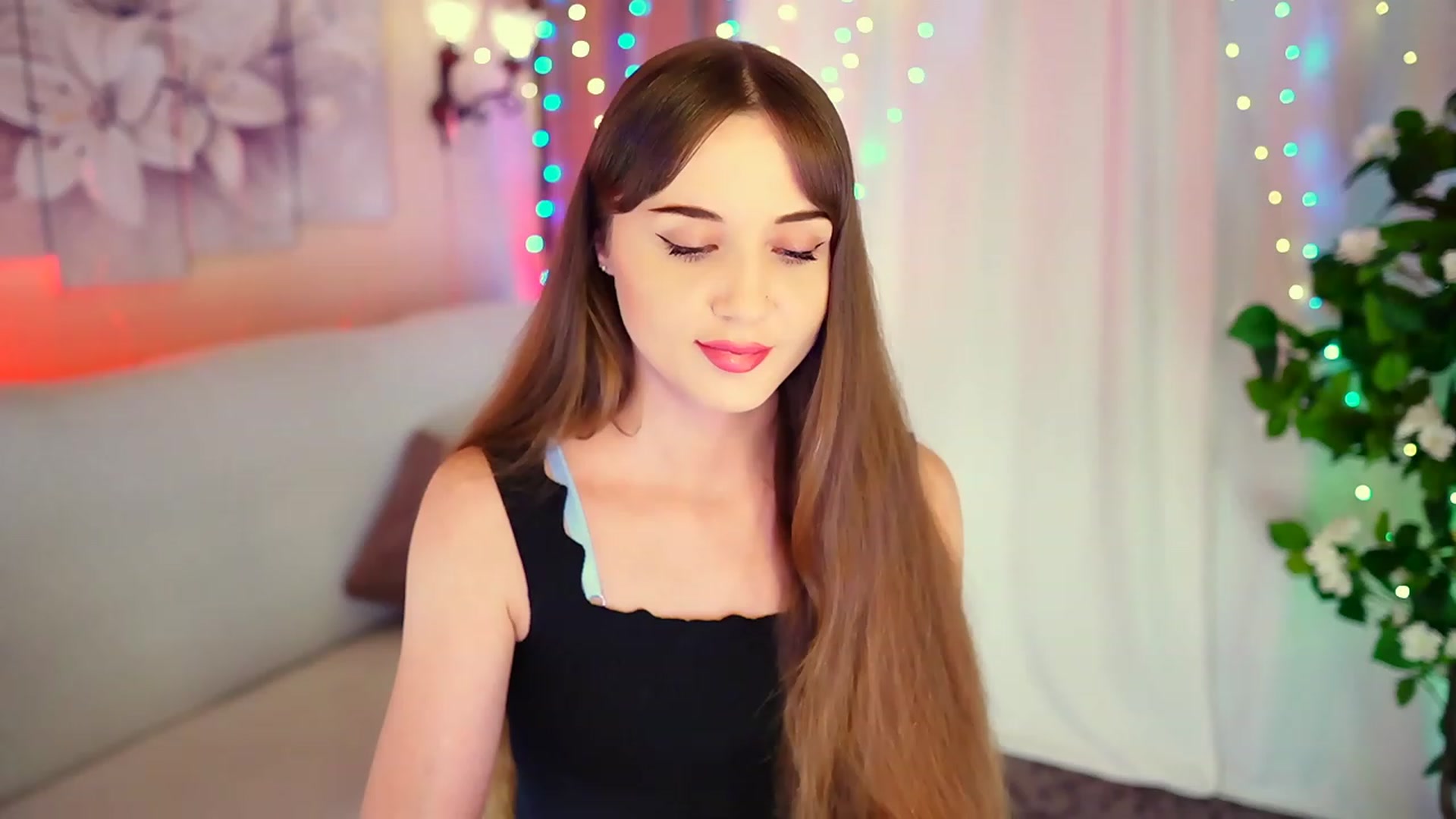 Gallery image thumbnail from Innocent_Soul's myfreecams stream on, 08/27/2023, 18:03 image 13 of 20