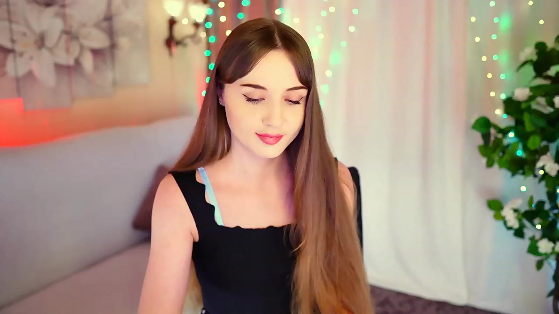Gallery image thumbnail from Innocent_Soul's myfreecams stream on, 08/27/2023, 20:07 image 2 of 20