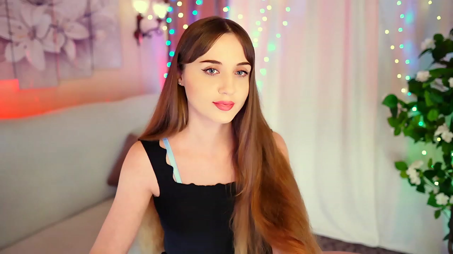 Gallery image thumbnail from Innocent_Soul's myfreecams stream on, 08/27/2023, 20:07 image 6 of 20