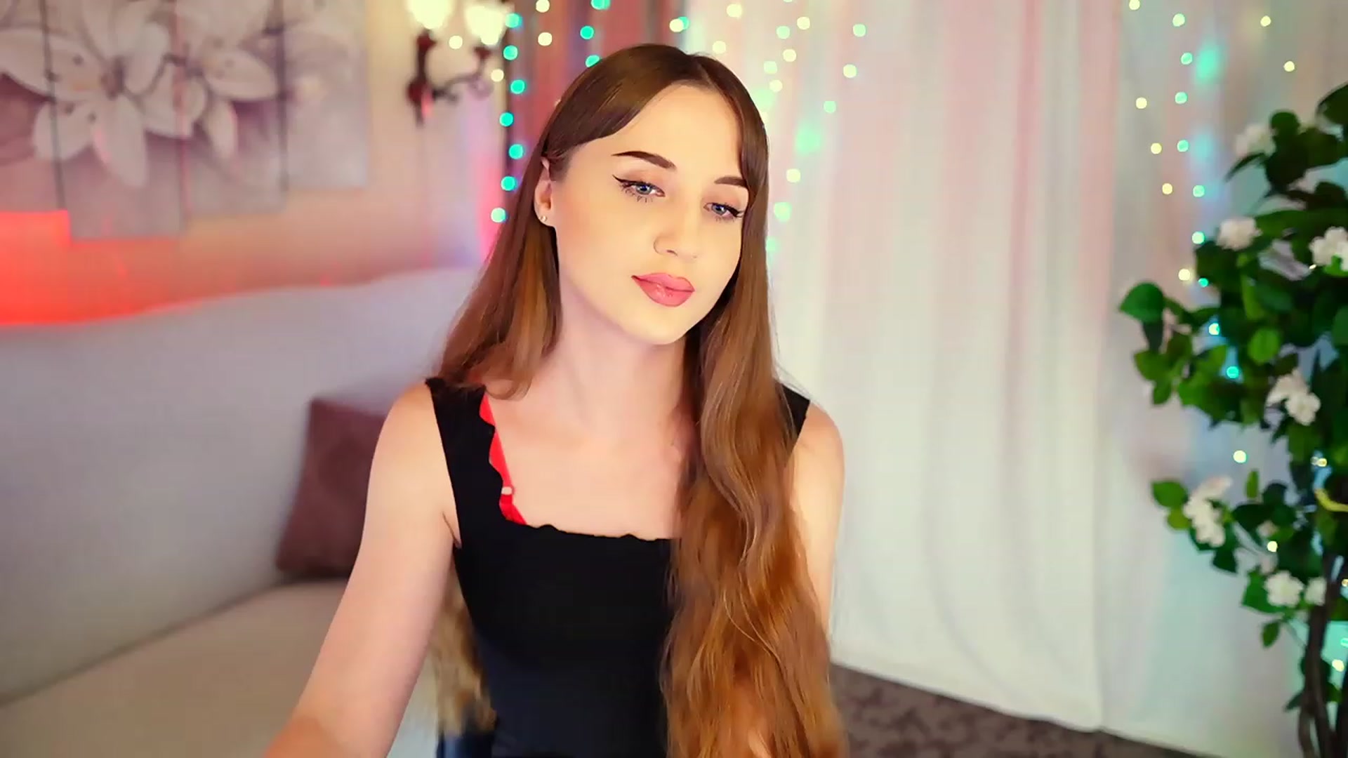 Gallery image thumbnail from Innocent_Soul's myfreecams stream on, 08/31/2023, 19:01 image 9 of 20