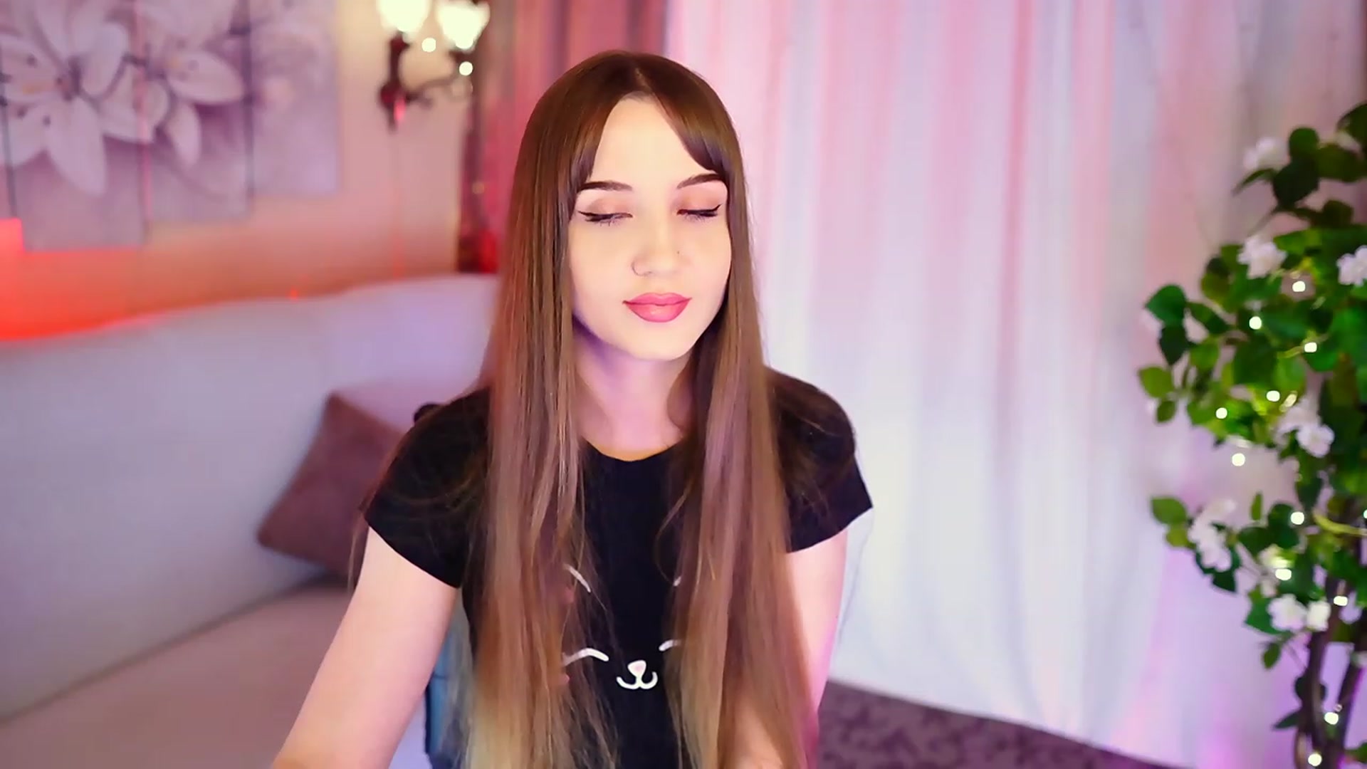 Gallery image thumbnail from Innocent_Soul's myfreecams stream on, 09/02/2023, 16:55 image 18 of 20