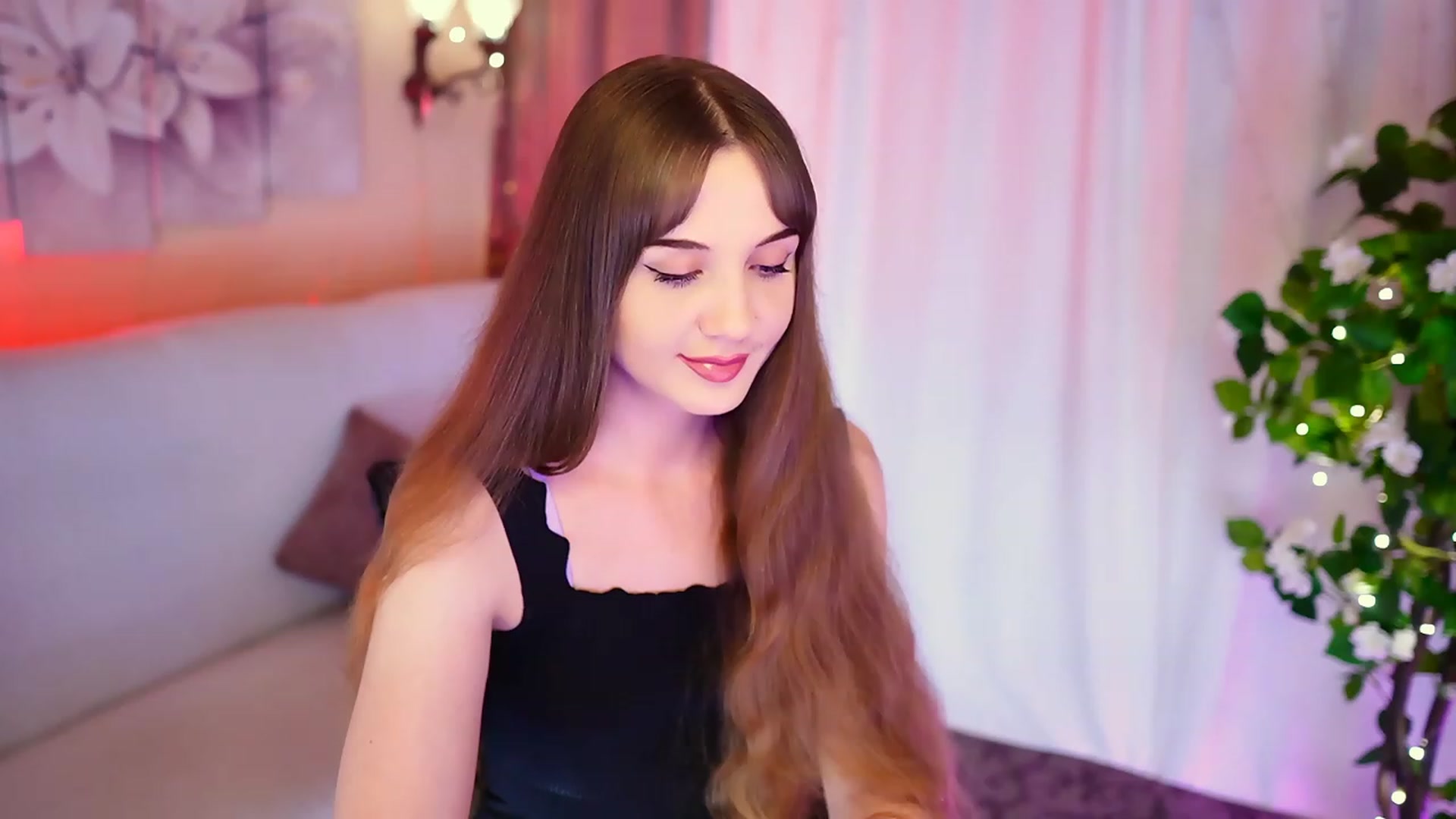 Gallery image thumbnail from Innocent_Soul's myfreecams stream on, 09/03/2023, 19:15 image 6 of 20