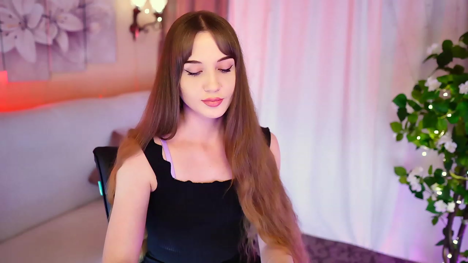 Gallery image thumbnail from Innocent_Soul's myfreecams stream on, 09/03/2023, 19:15 image 12 of 20