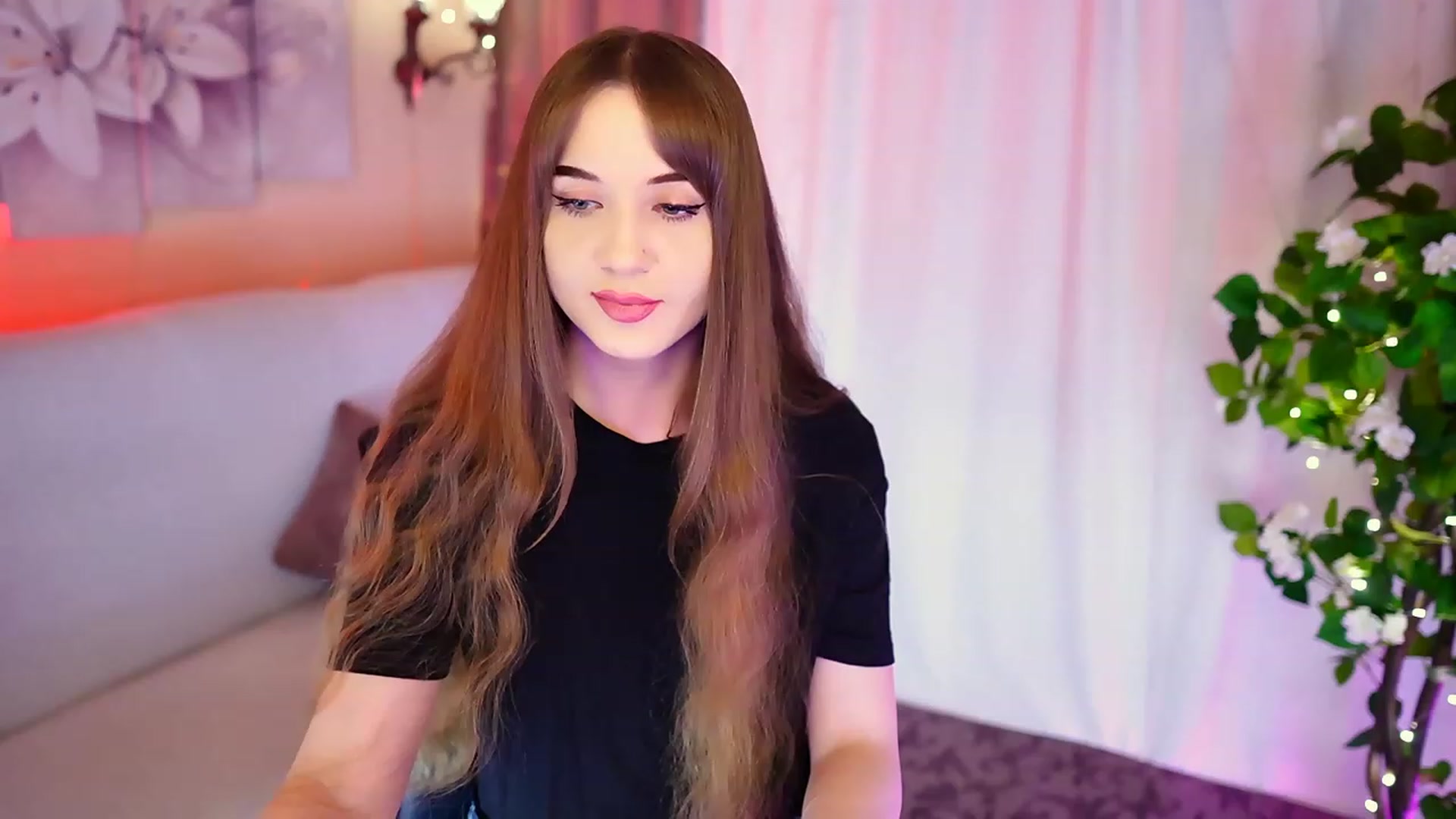 Gallery image thumbnail from Innocent_Soul's myfreecams stream on, 09/04/2023, 16:28 image 7 of 20