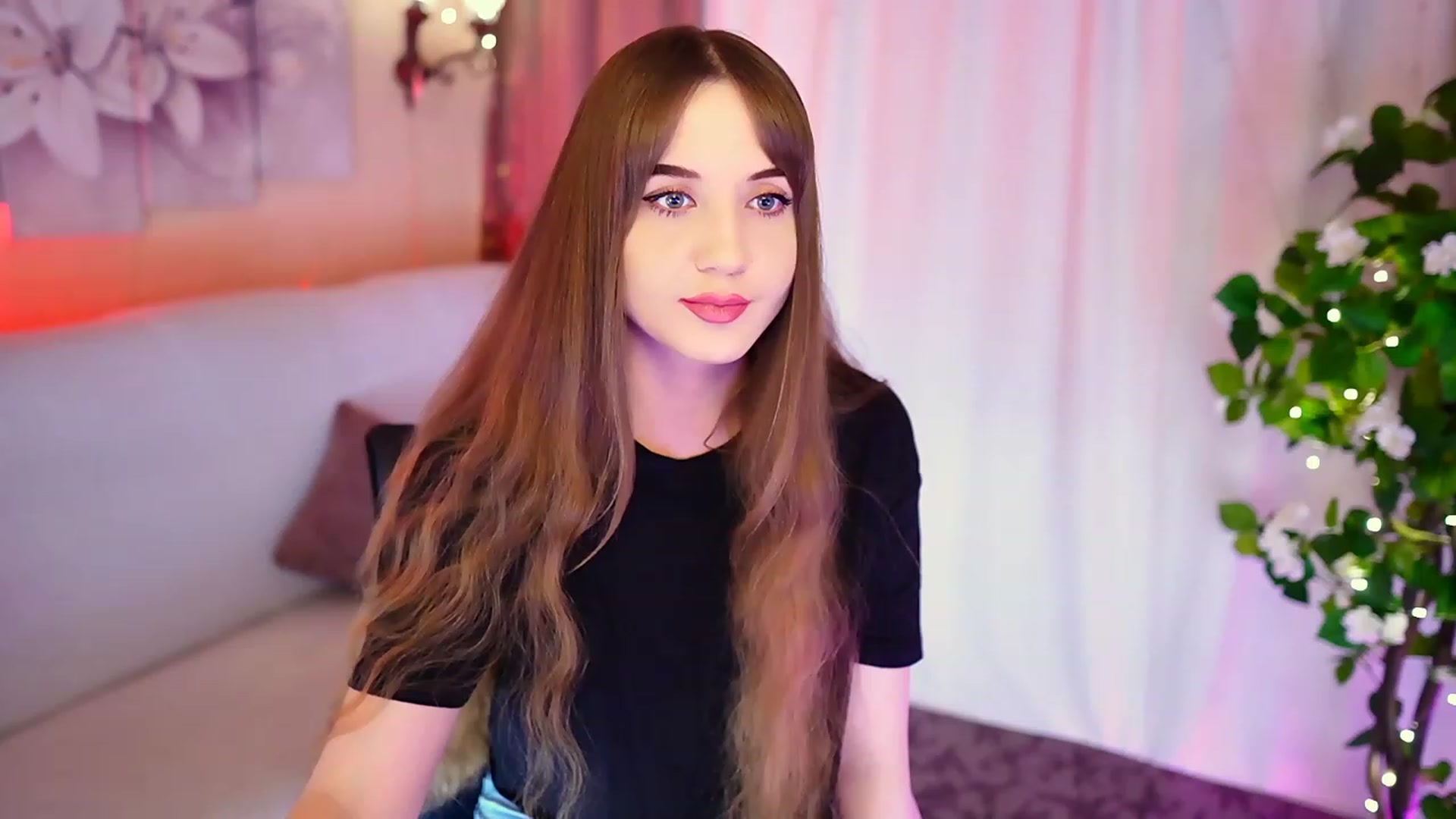 Gallery image thumbnail from Innocent_Soul's myfreecams stream on, 09/04/2023, 16:28 image 8 of 20