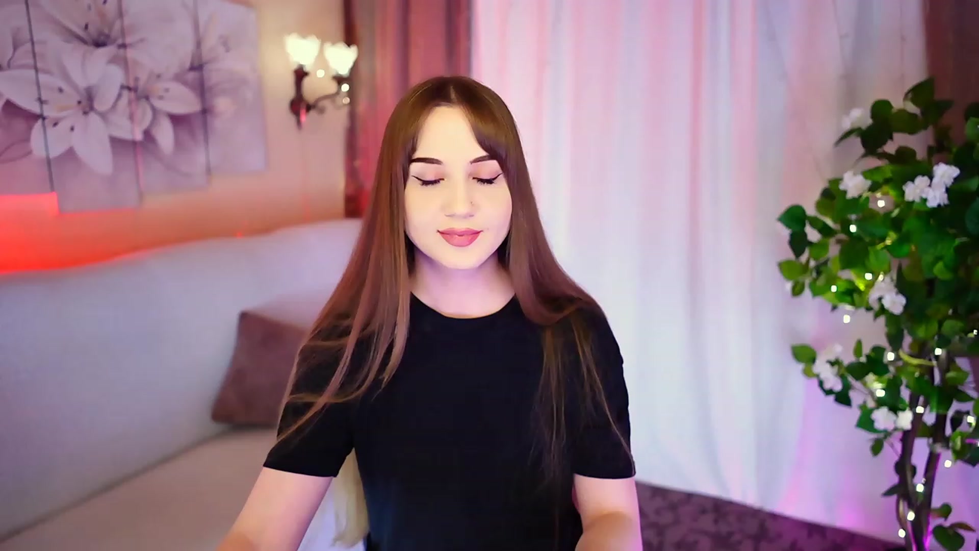 Gallery image thumbnail from Innocent_Soul's myfreecams stream on, 09/07/2023, 17:07 image 10 of 20