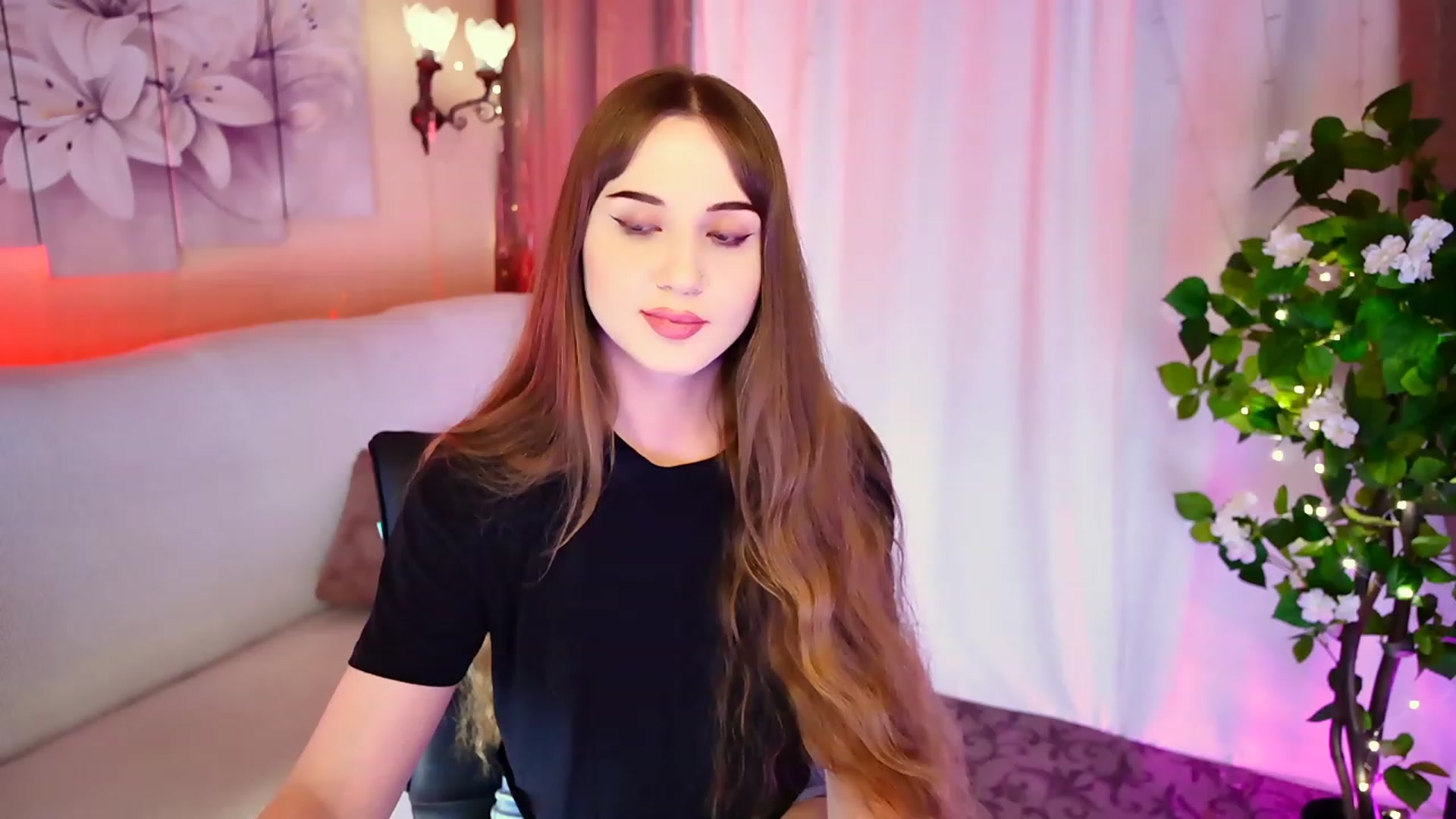 Gallery image thumbnail from Innocent_Soul's myfreecams stream on, 09/09/2023, 16:13 image 4 of 20