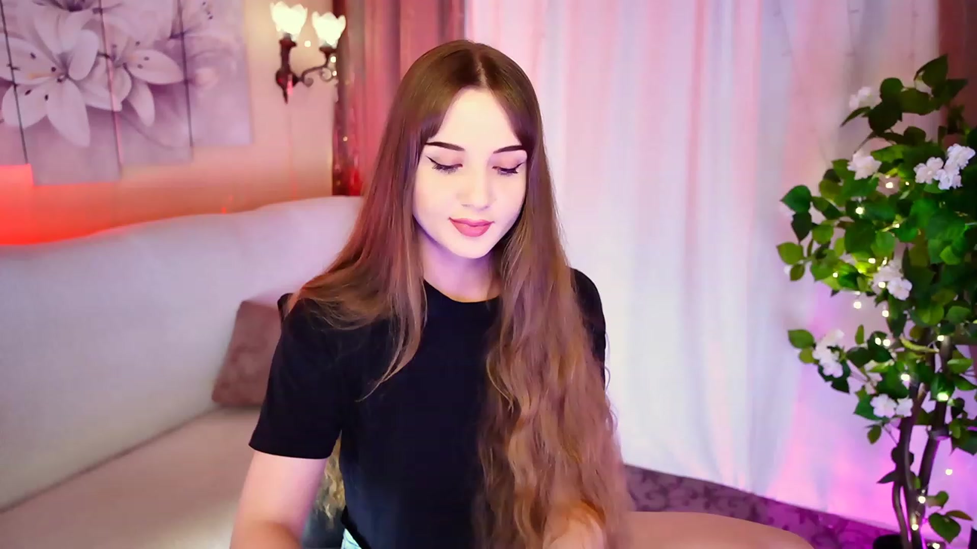 Gallery image thumbnail from Innocent_Soul's myfreecams stream on, 09/09/2023, 16:13 image 8 of 20