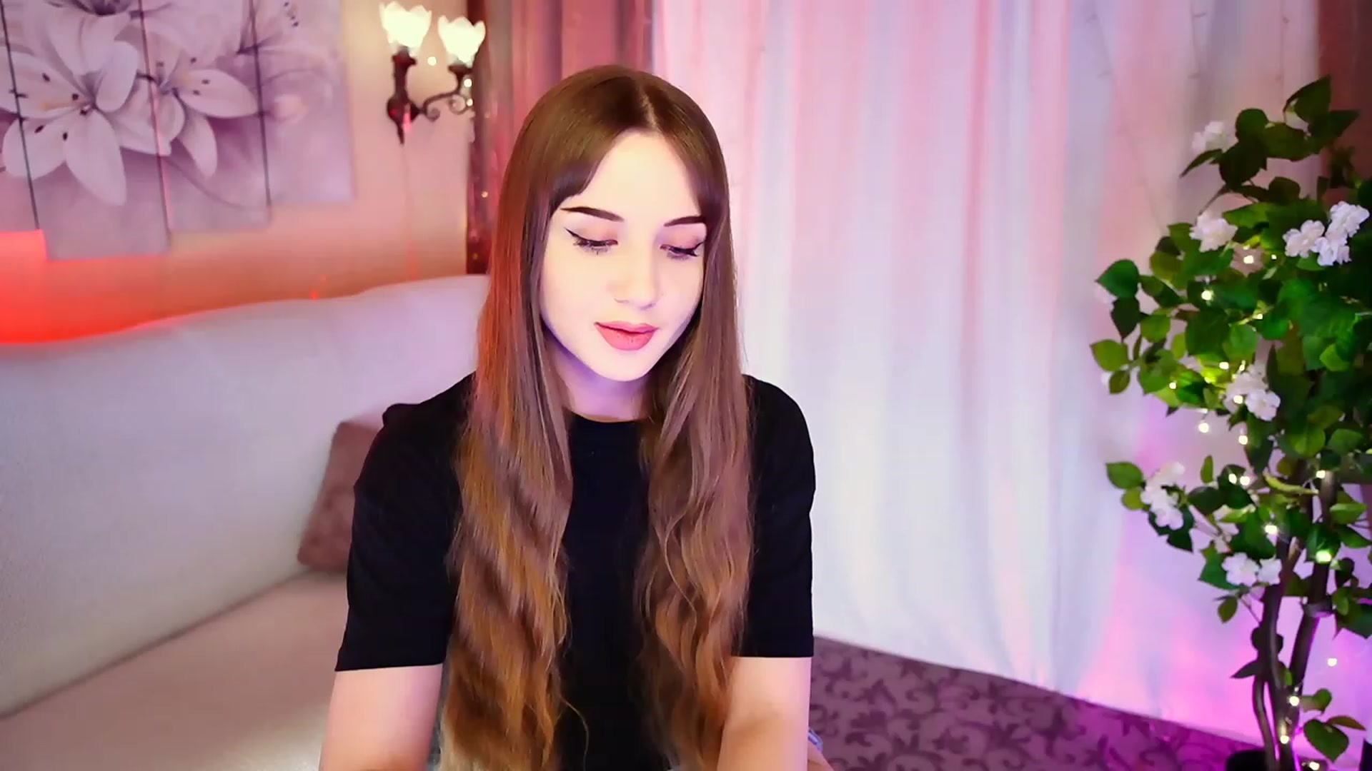 Gallery image thumbnail from Innocent_Soul's myfreecams stream on, 09/09/2023, 16:13 image 15 of 20