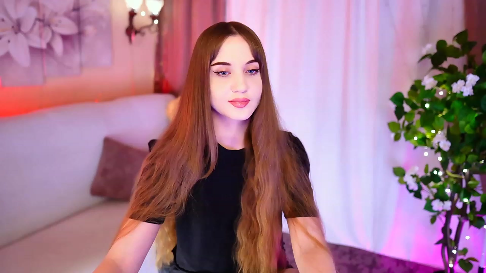 Gallery image thumbnail from Innocent_Soul's myfreecams stream on, 09/12/2023, 17:23 image 8 of 20