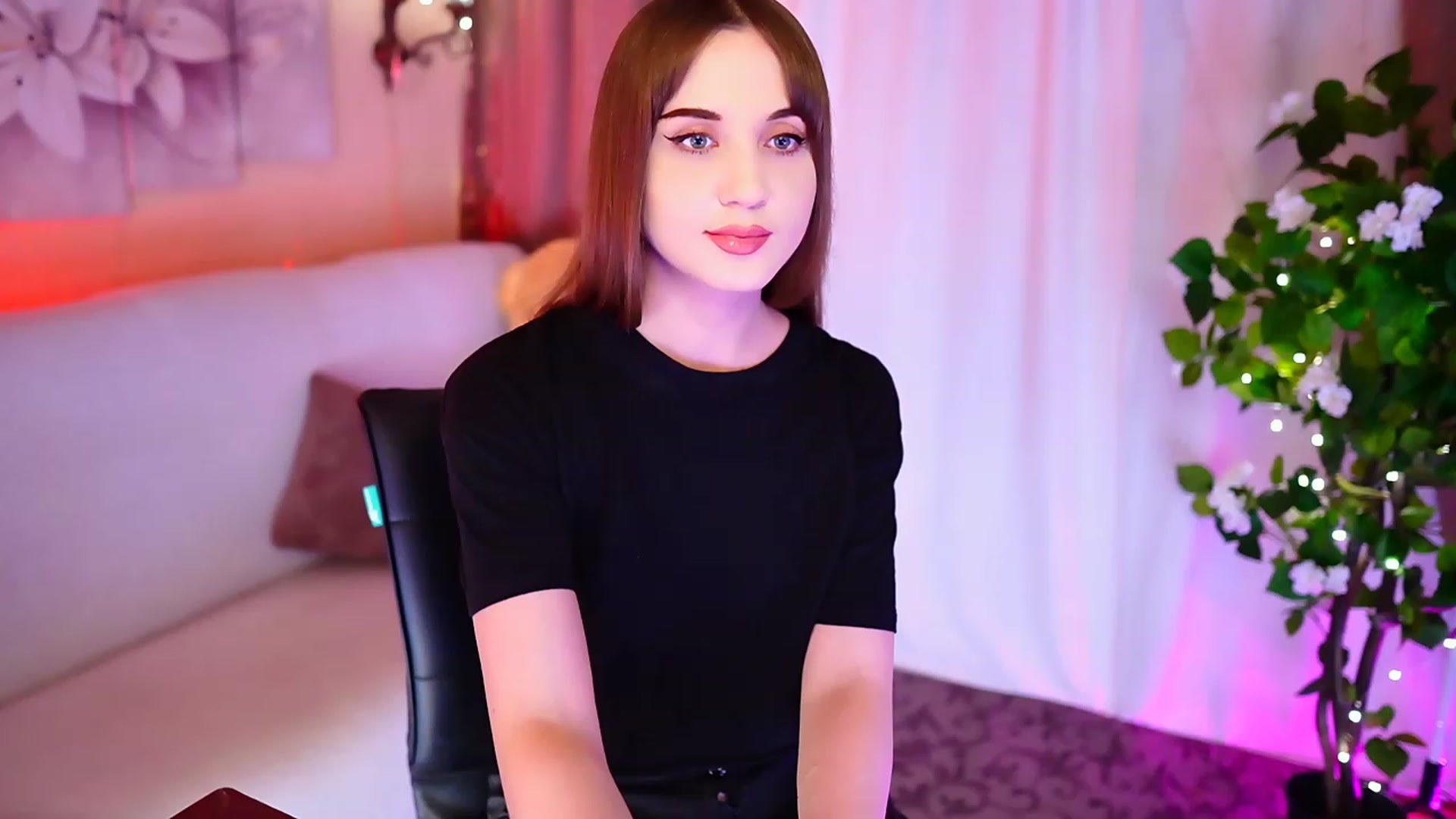 Gallery image thumbnail from Innocent_Soul's myfreecams stream on, 09/12/2023, 17:23 image 14 of 20