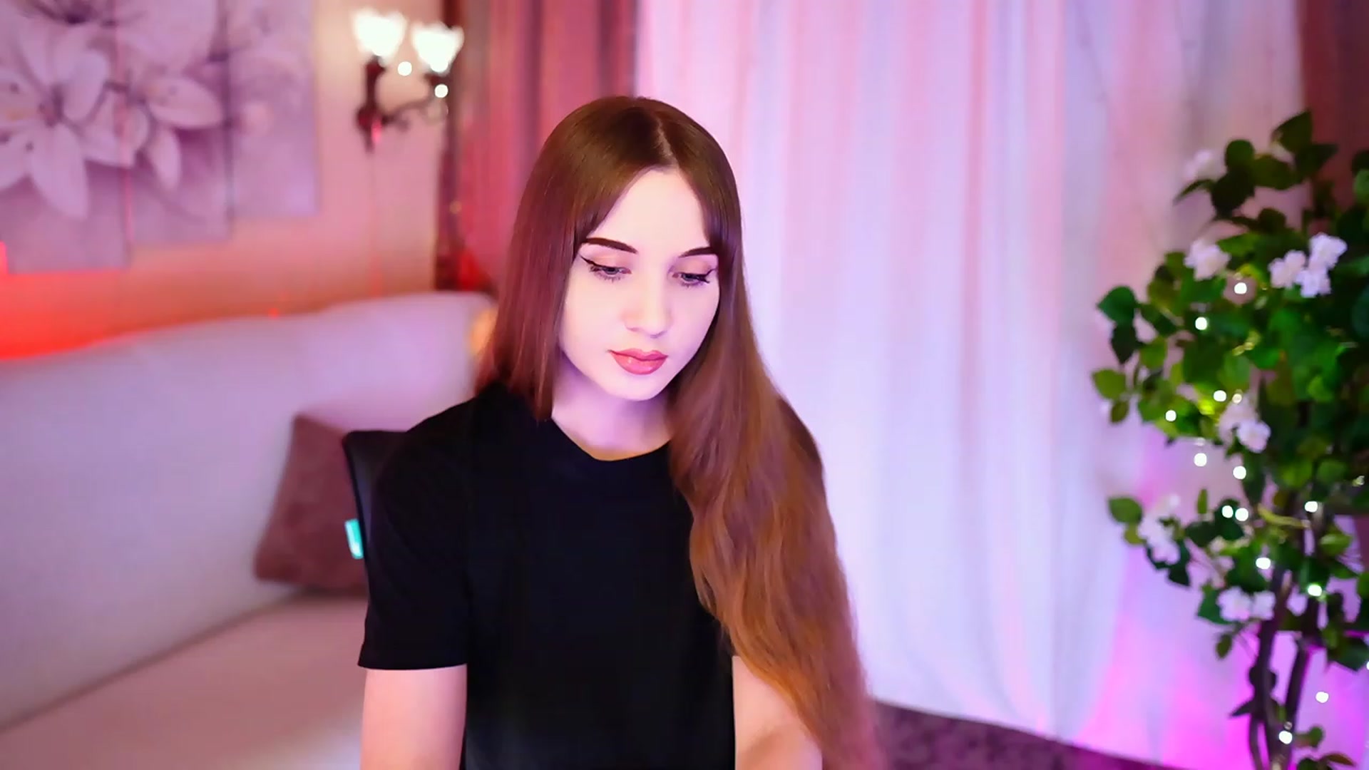 Gallery image thumbnail from Innocent_Soul's myfreecams stream on, 09/12/2023, 17:23 image 17 of 20