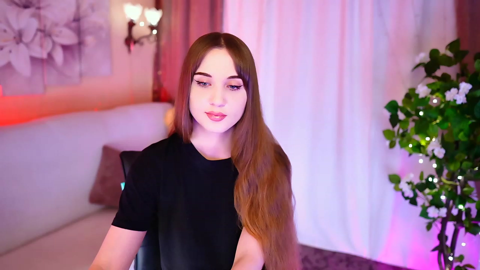 Gallery image thumbnail from Innocent_Soul's myfreecams stream on, 09/12/2023, 17:23 image 16 of 20
