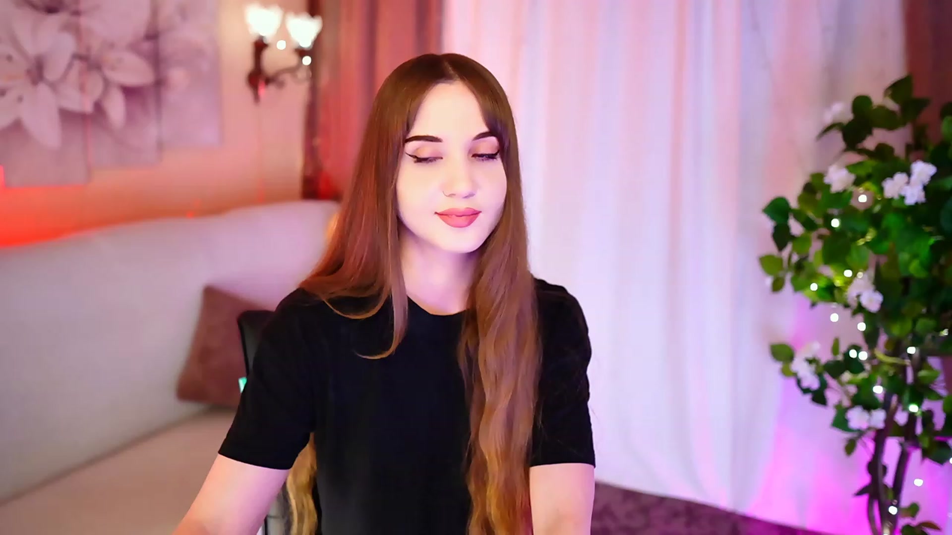 Gallery image thumbnail from Innocent_Soul's myfreecams stream on, 09/12/2023, 18:41 image 6 of 20