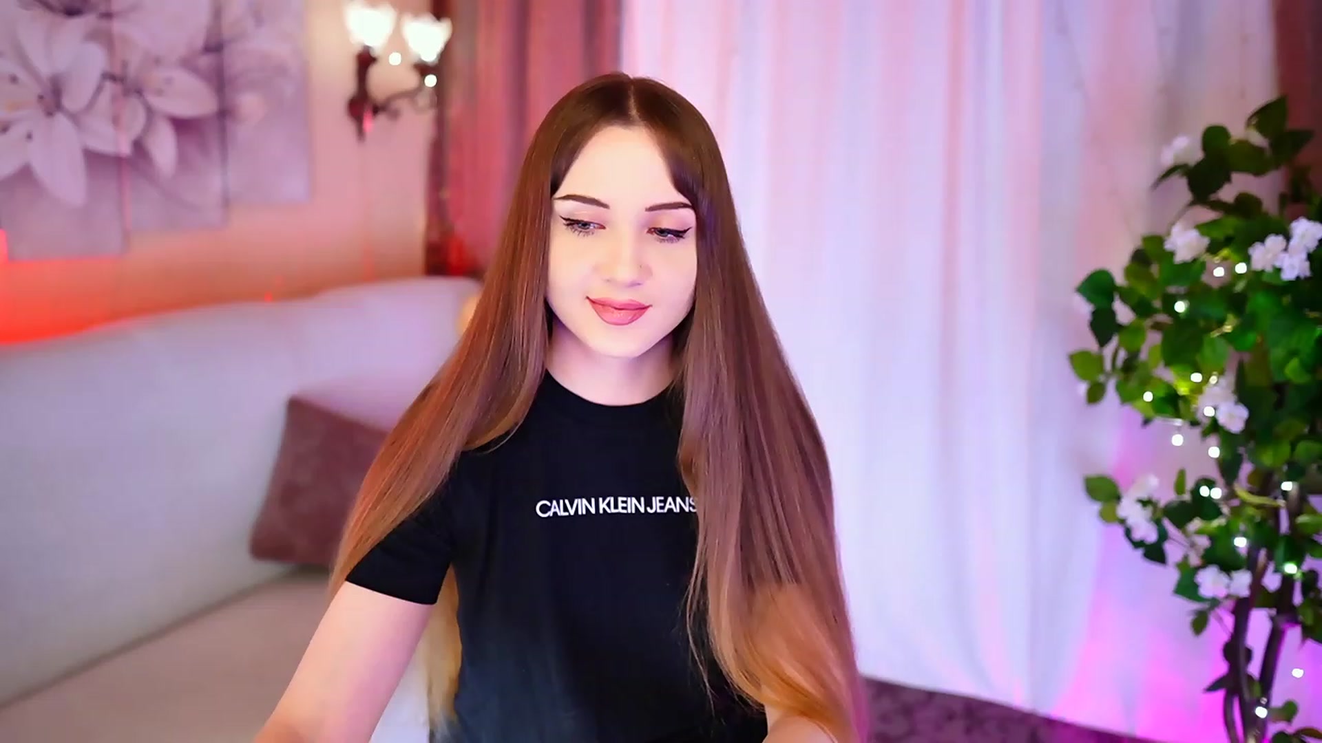 Gallery image thumbnail from Innocent_Soul's myfreecams stream on, 09/13/2023, 16:29 image 7 of 20