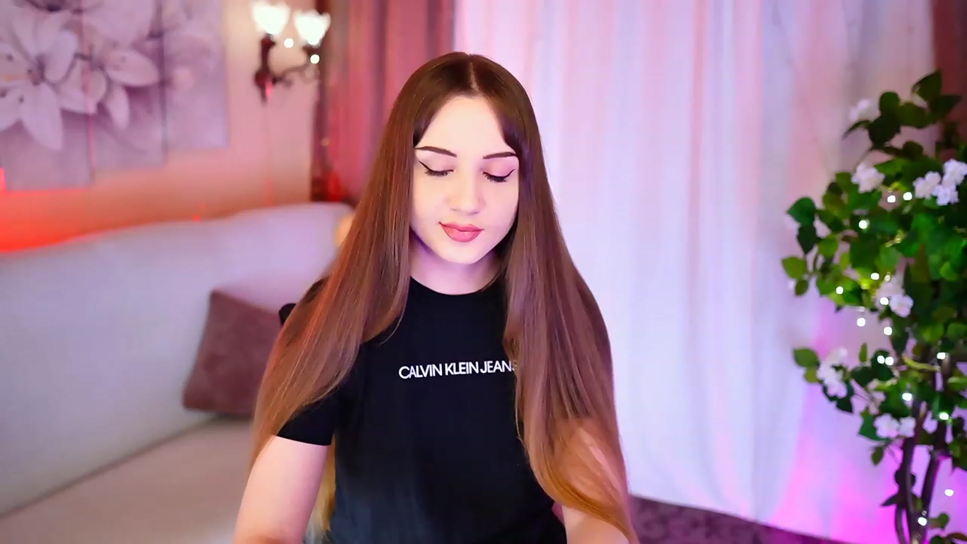 Gallery image thumbnail from Innocent_Soul's myfreecams stream on, 09/13/2023, 16:29 image 16 of 20