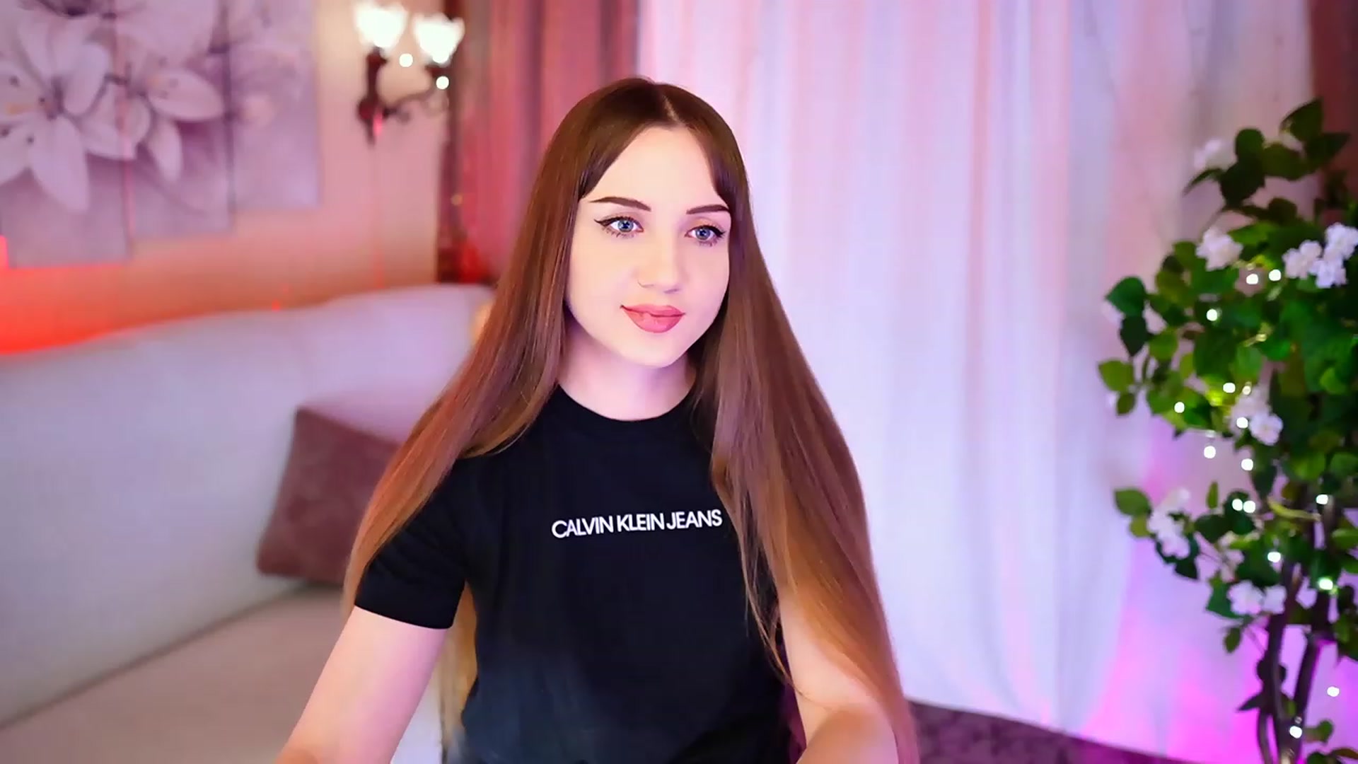 Gallery image thumbnail from Innocent_Soul's myfreecams stream on, 09/13/2023, 16:29 image 4 of 20