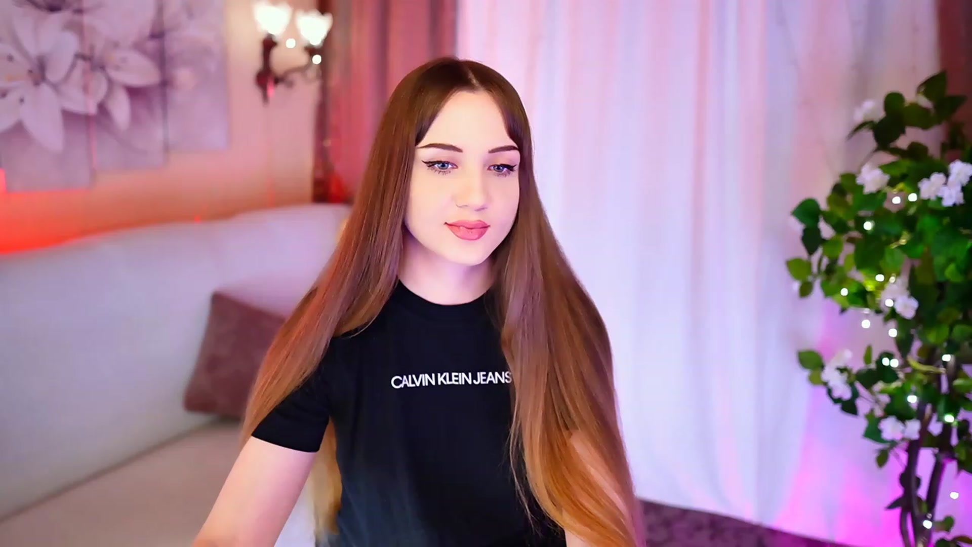 Gallery image thumbnail from Innocent_Soul's myfreecams stream on, 09/13/2023, 16:29 image 8 of 20