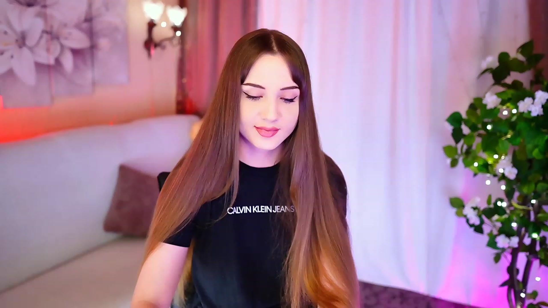 Gallery image thumbnail from Innocent_Soul's myfreecams stream on, 09/13/2023, 16:29 image 3 of 20