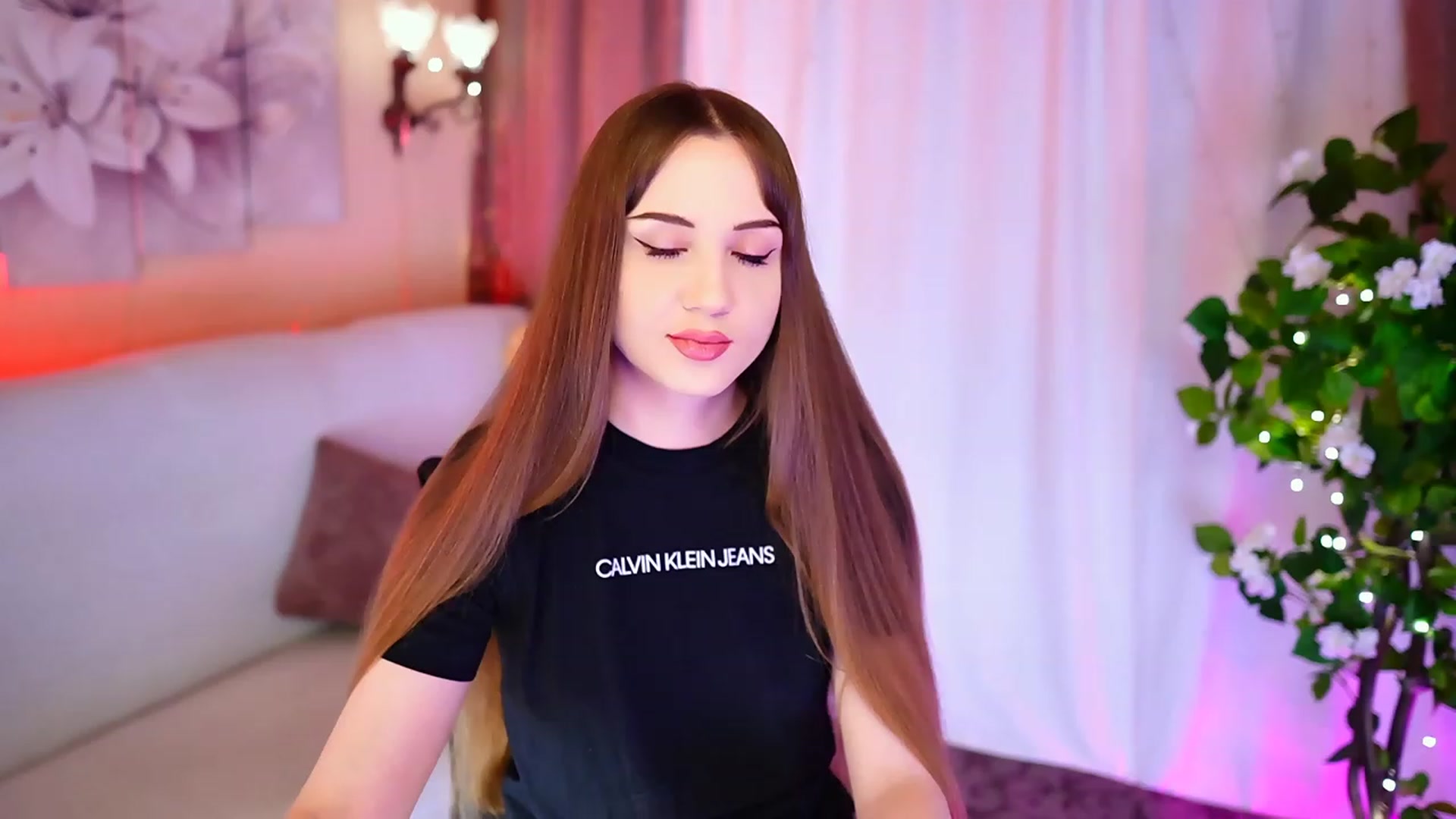 Gallery image thumbnail from Innocent_Soul's myfreecams stream on, 09/13/2023, 16:29 image 12 of 20