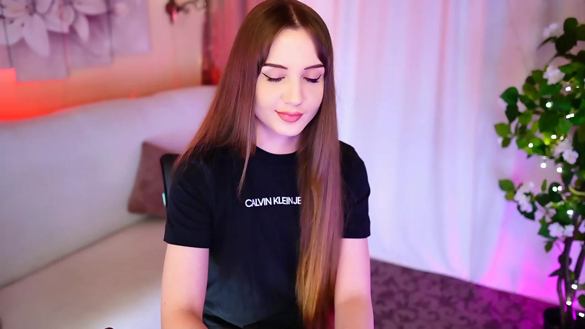 Gallery image thumbnail from Innocent_Soul's myfreecams stream on, 09/13/2023, 19:07 image 13 of 20