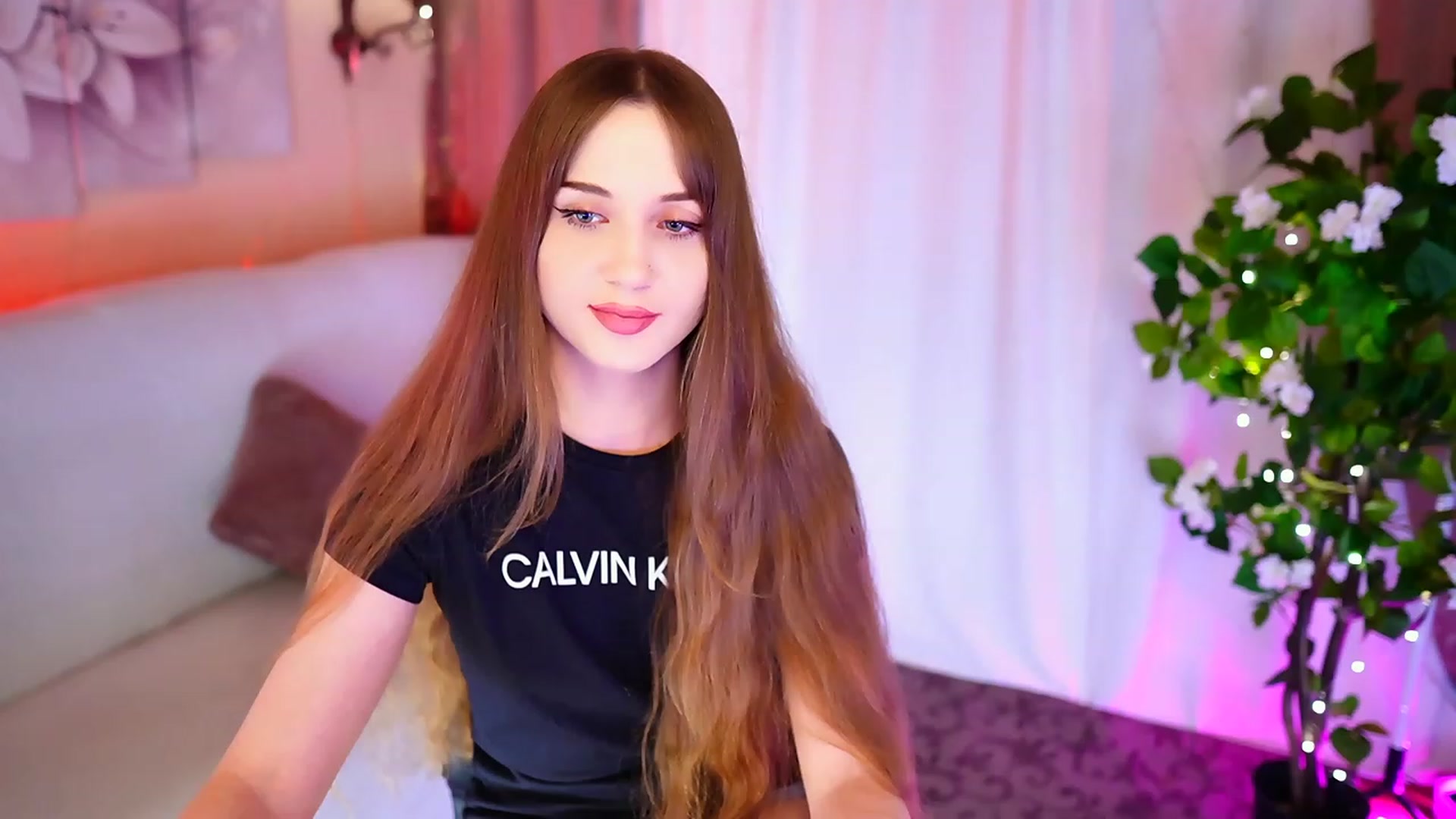 Gallery image thumbnail from Innocent_Soul's myfreecams stream on, 09/15/2023, 16:39 image 13 of 20