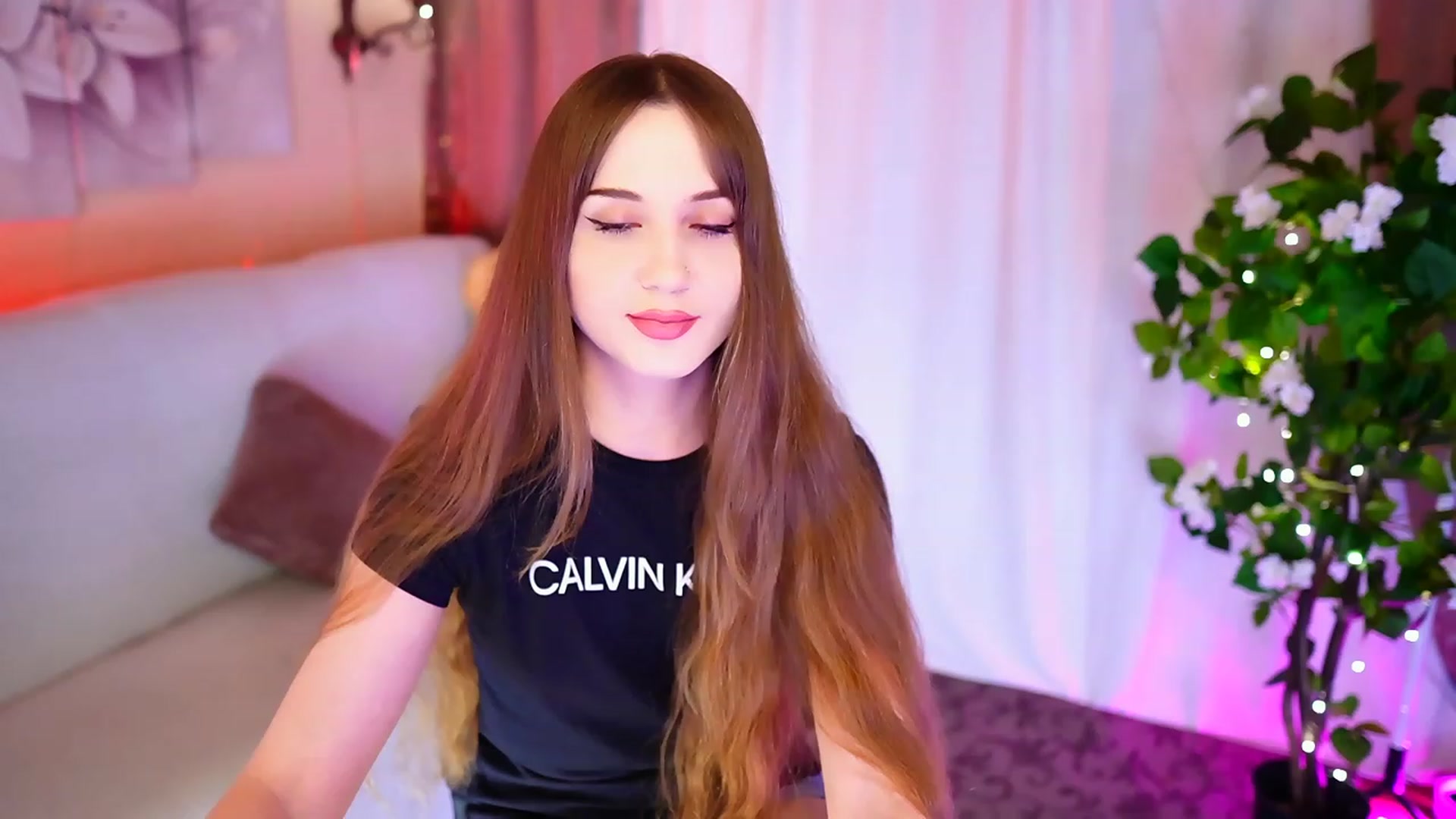 Gallery image thumbnail from Innocent_Soul's myfreecams stream on, 09/15/2023, 16:39 image 7 of 20