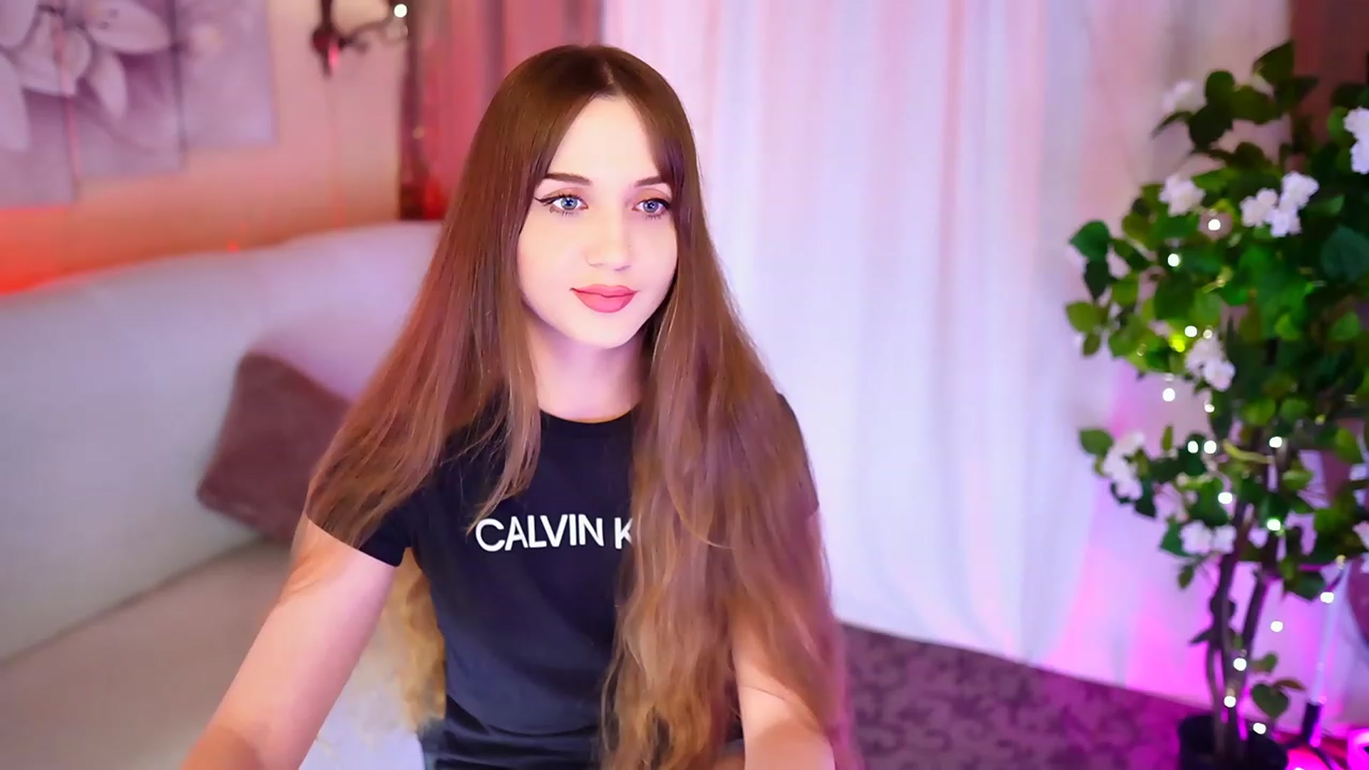 Gallery image thumbnail from Innocent_Soul's myfreecams stream on, 09/15/2023, 16:39 image 12 of 20