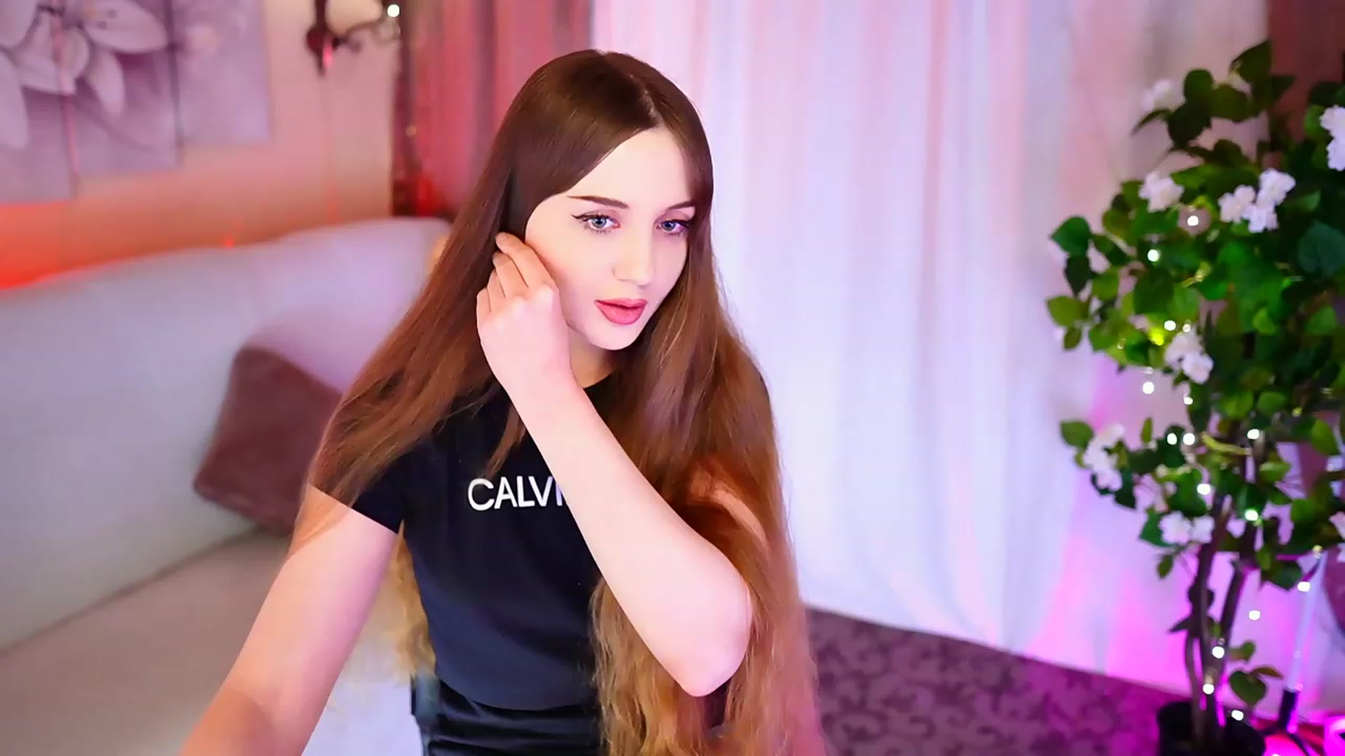 Gallery image thumbnail from Innocent_Soul's myfreecams stream on, 09/15/2023, 16:39 image 6 of 20