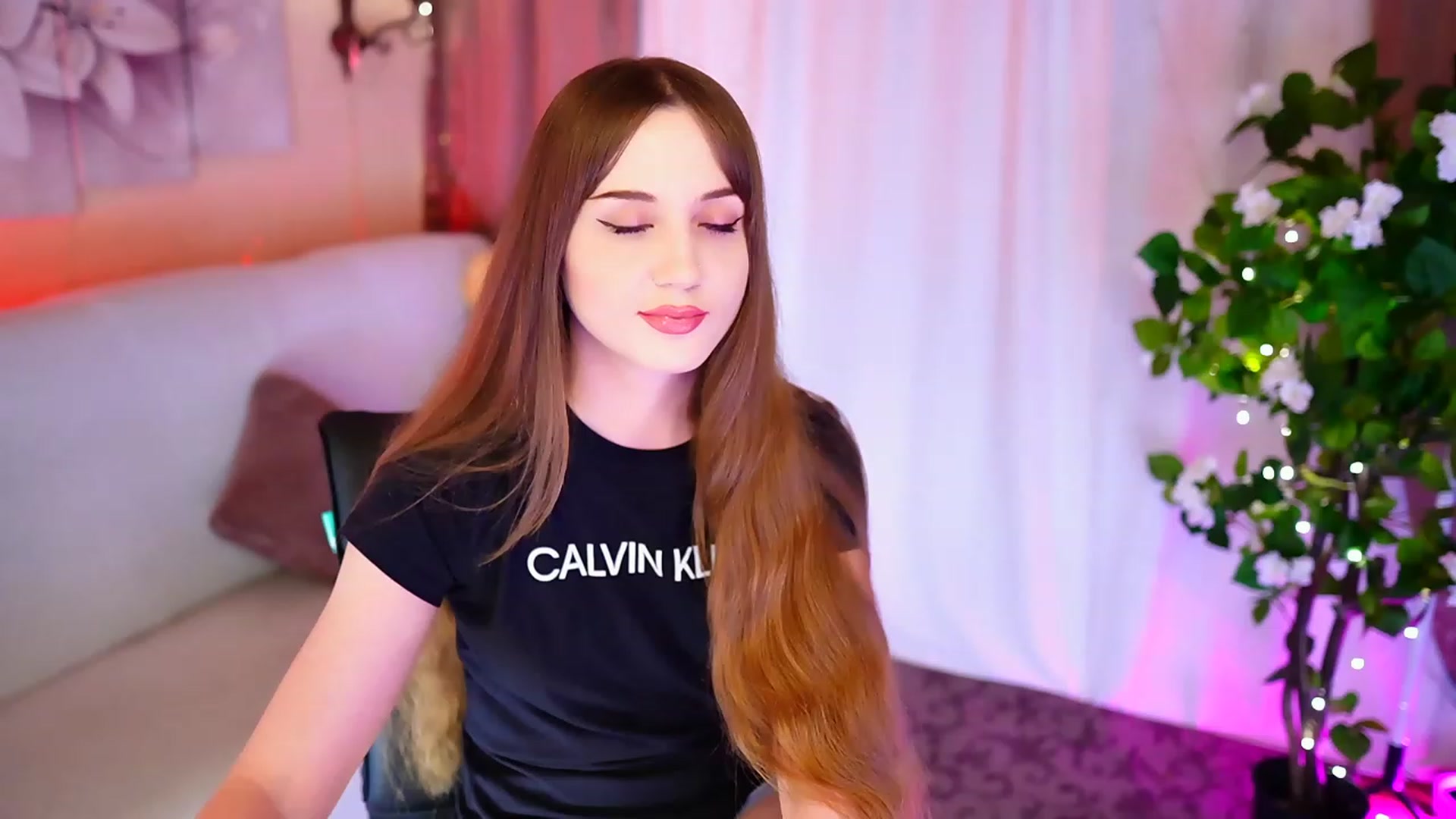 Gallery image thumbnail from Innocent_Soul's myfreecams stream on, 09/15/2023, 18:32 image 1 of 20