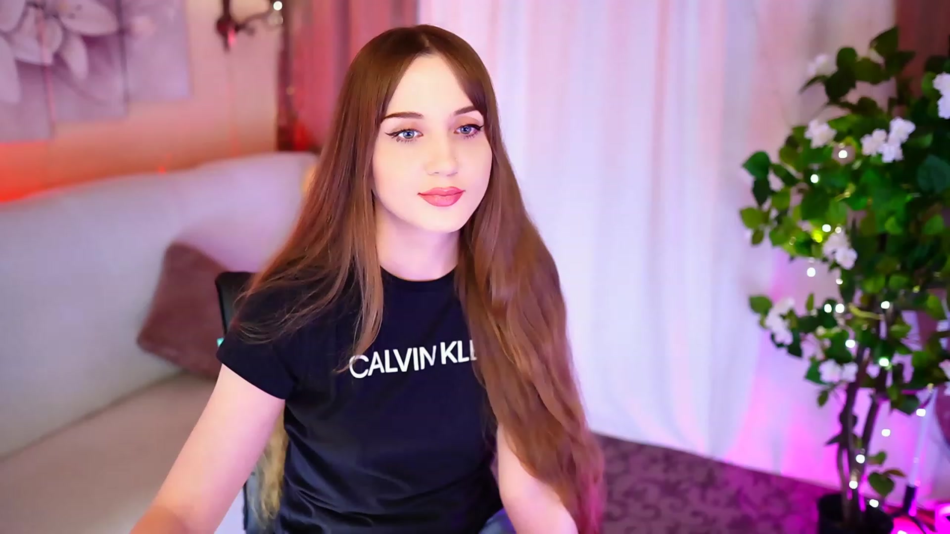Gallery image thumbnail from Innocent_Soul's myfreecams stream on, 09/15/2023, 18:32 image 2 of 20