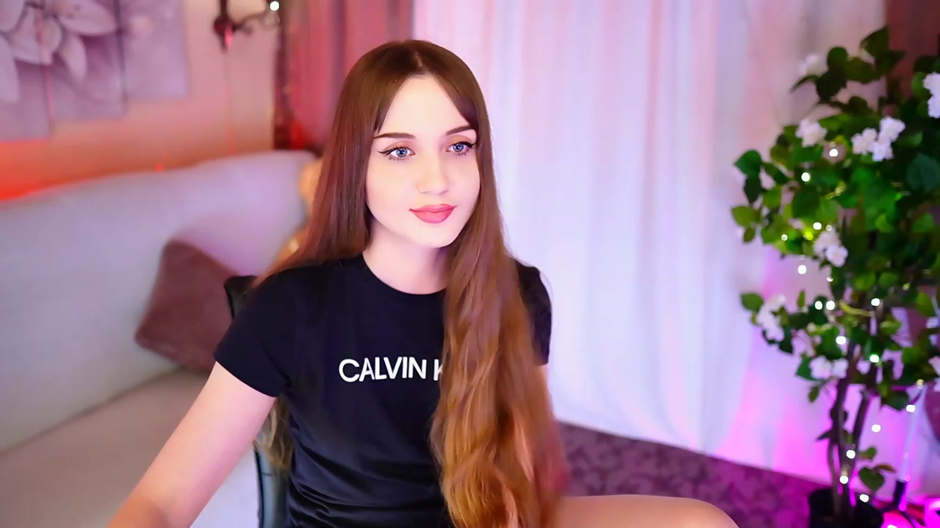 Gallery image thumbnail from Innocent_Soul's myfreecams stream on, 09/15/2023, 18:32 image 15 of 20