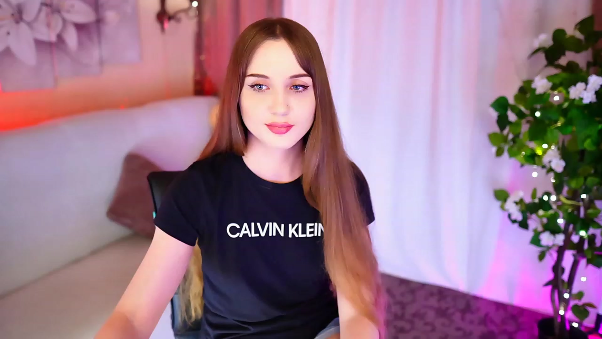 Gallery image thumbnail from Innocent_Soul's myfreecams stream on, 09/15/2023, 21:03 image 7 of 20