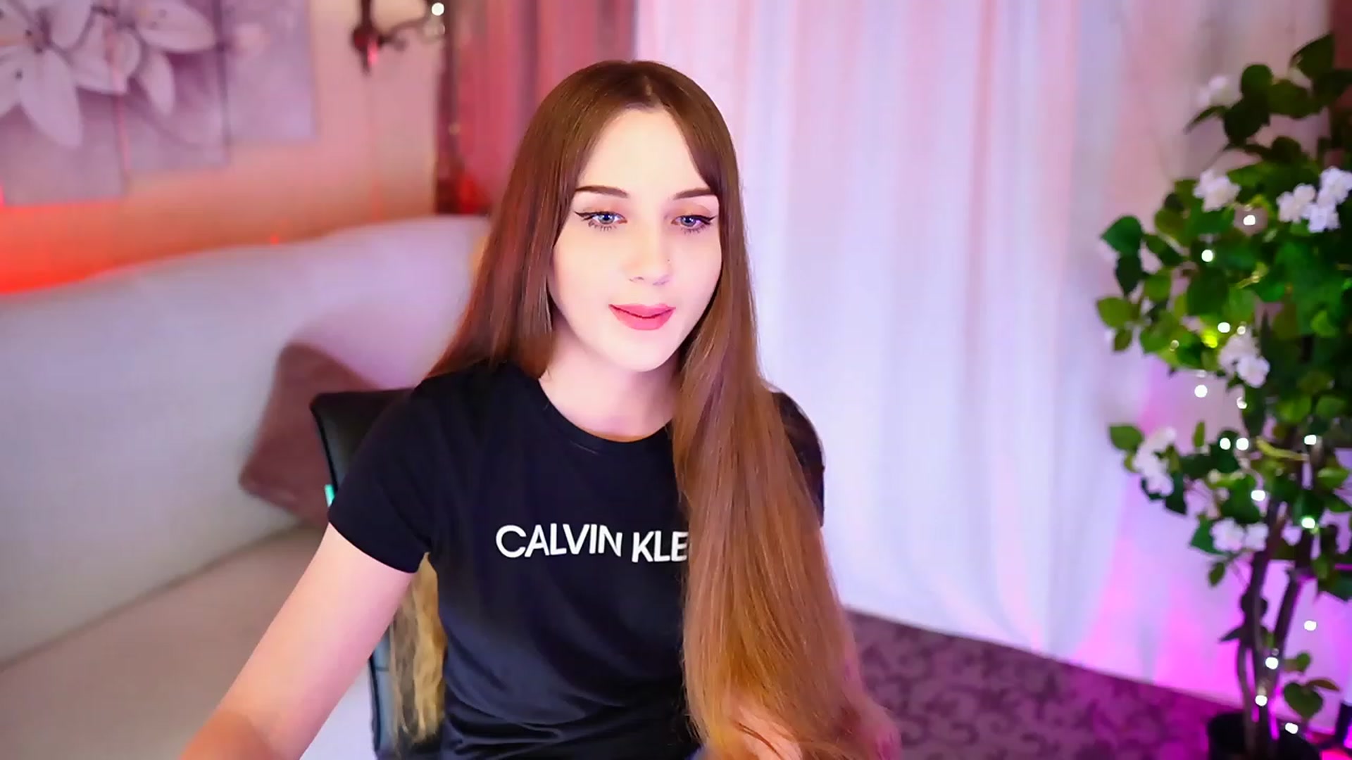 Gallery image thumbnail from Innocent_Soul's myfreecams stream on, 09/15/2023, 21:03 image 13 of 20
