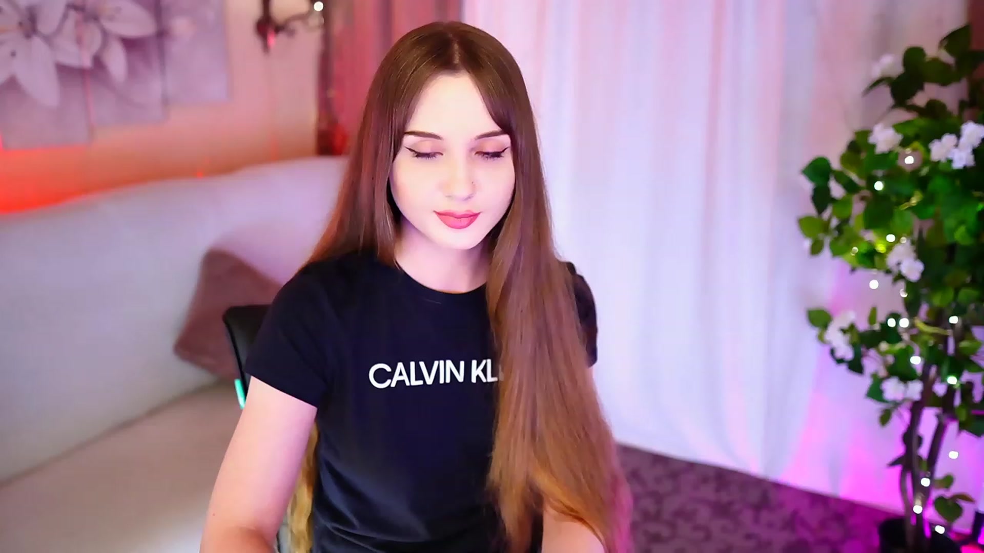 Gallery image thumbnail from Innocent_Soul's myfreecams stream on, 09/15/2023, 21:03 image 18 of 20