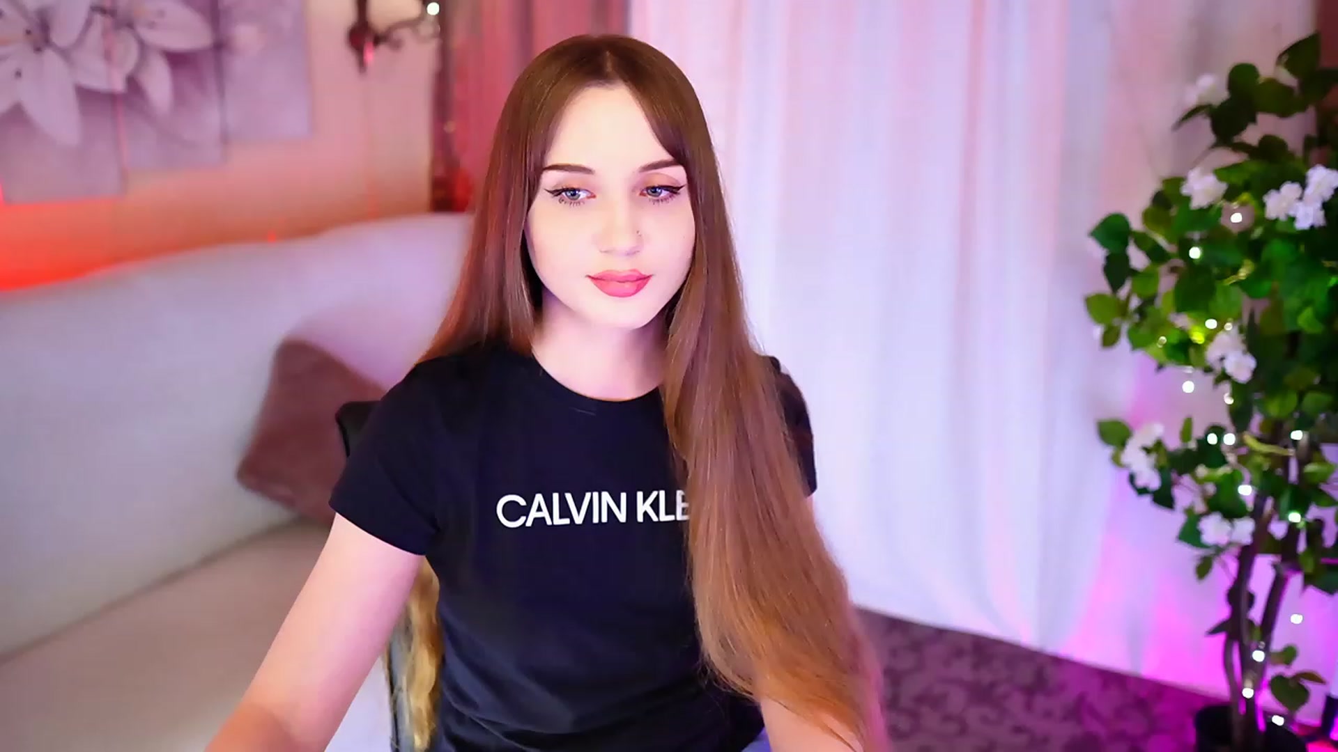 Gallery image thumbnail from Innocent_Soul's myfreecams stream on, 09/15/2023, 21:03 image 15 of 20
