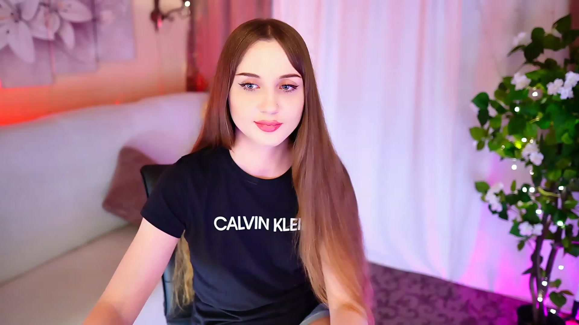 Gallery image thumbnail from Innocent_Soul's myfreecams stream on, 09/15/2023, 21:03 image 2 of 20